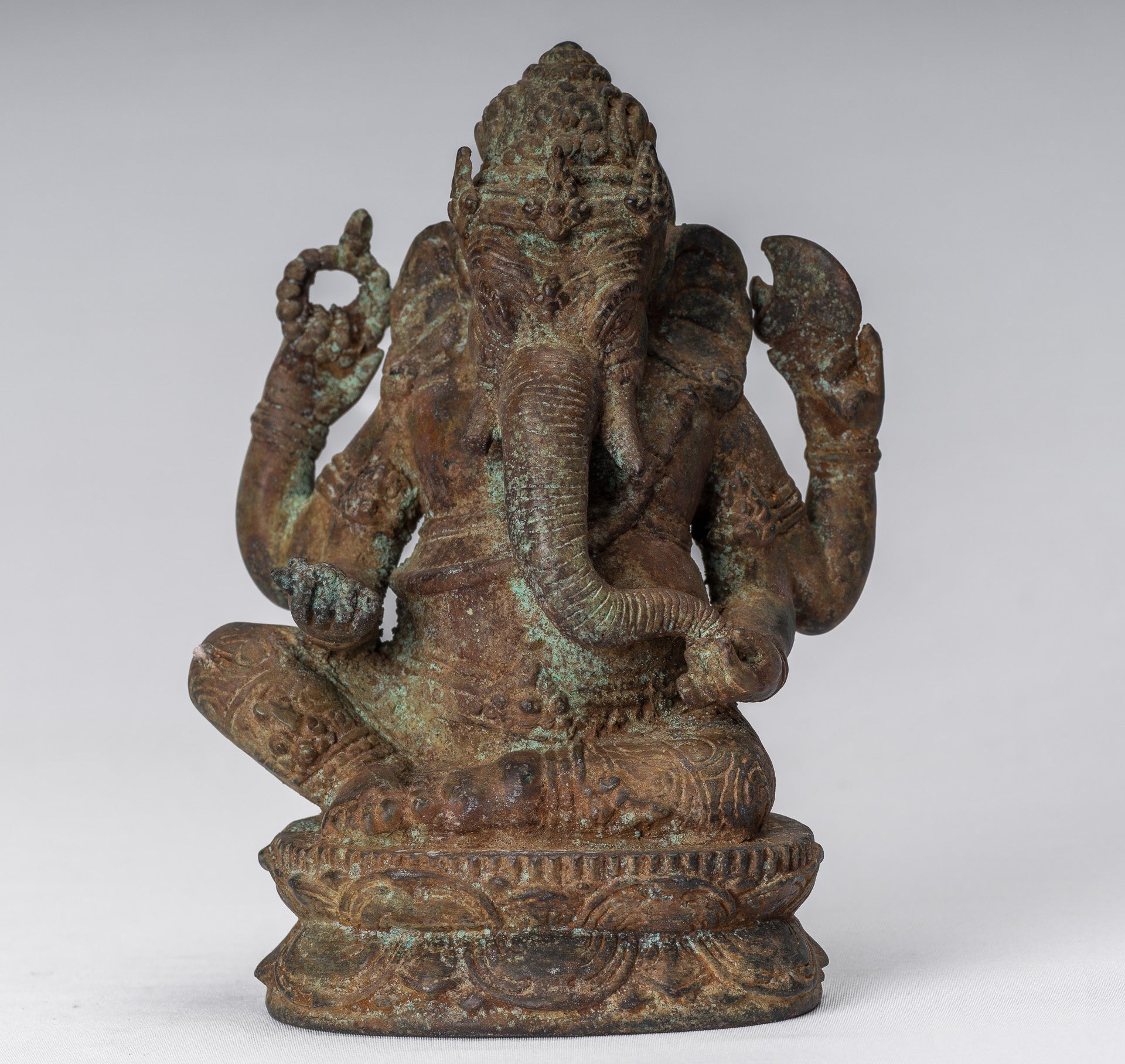 Statue de Ganesha – Statue de Ganesha indonésienne assise en bronze de style javanais antique – 20 cm