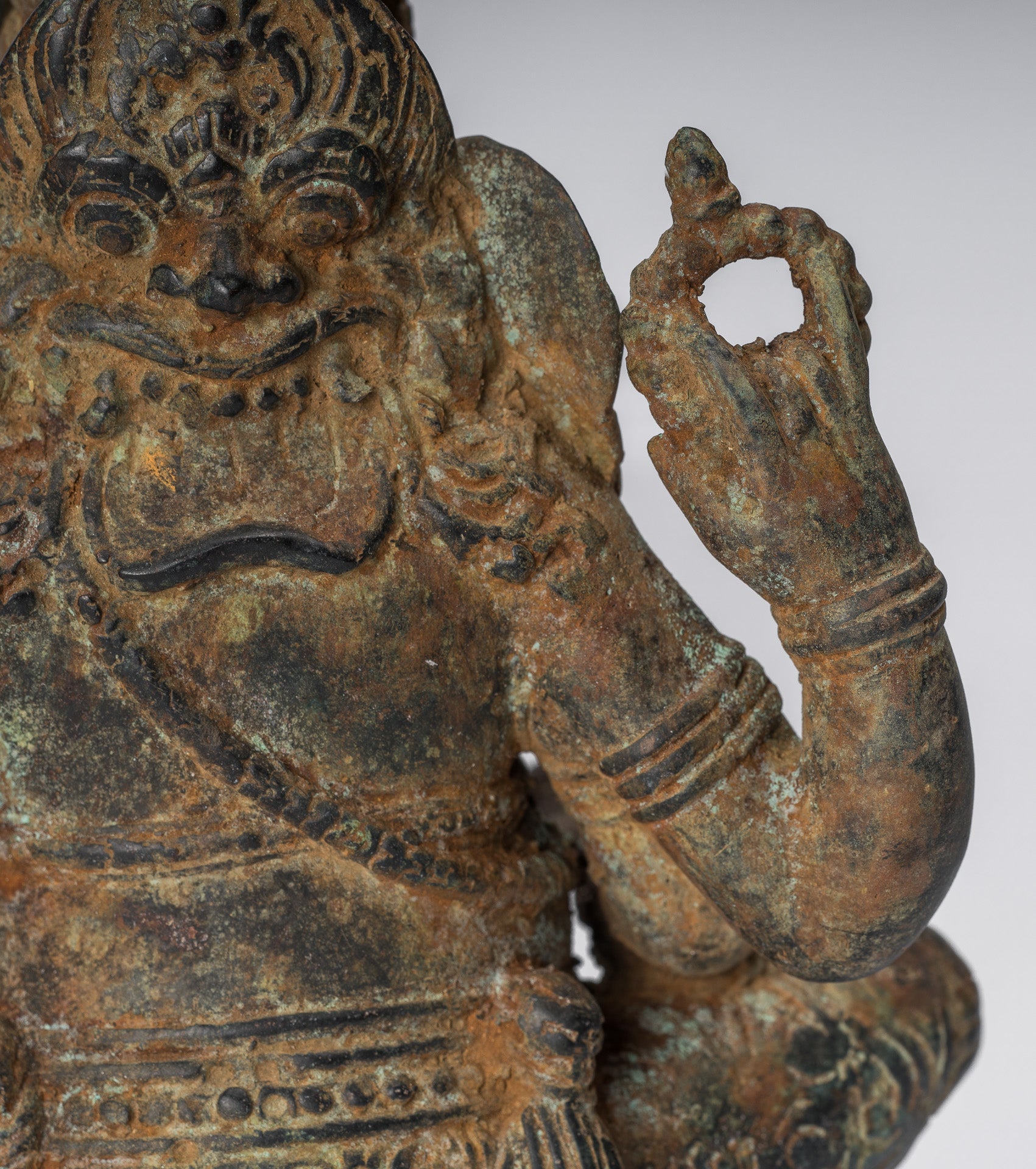 Statue de Ganesha – Statue de Ganesha indonésienne assise en bronze de style javanais antique – 20 cm