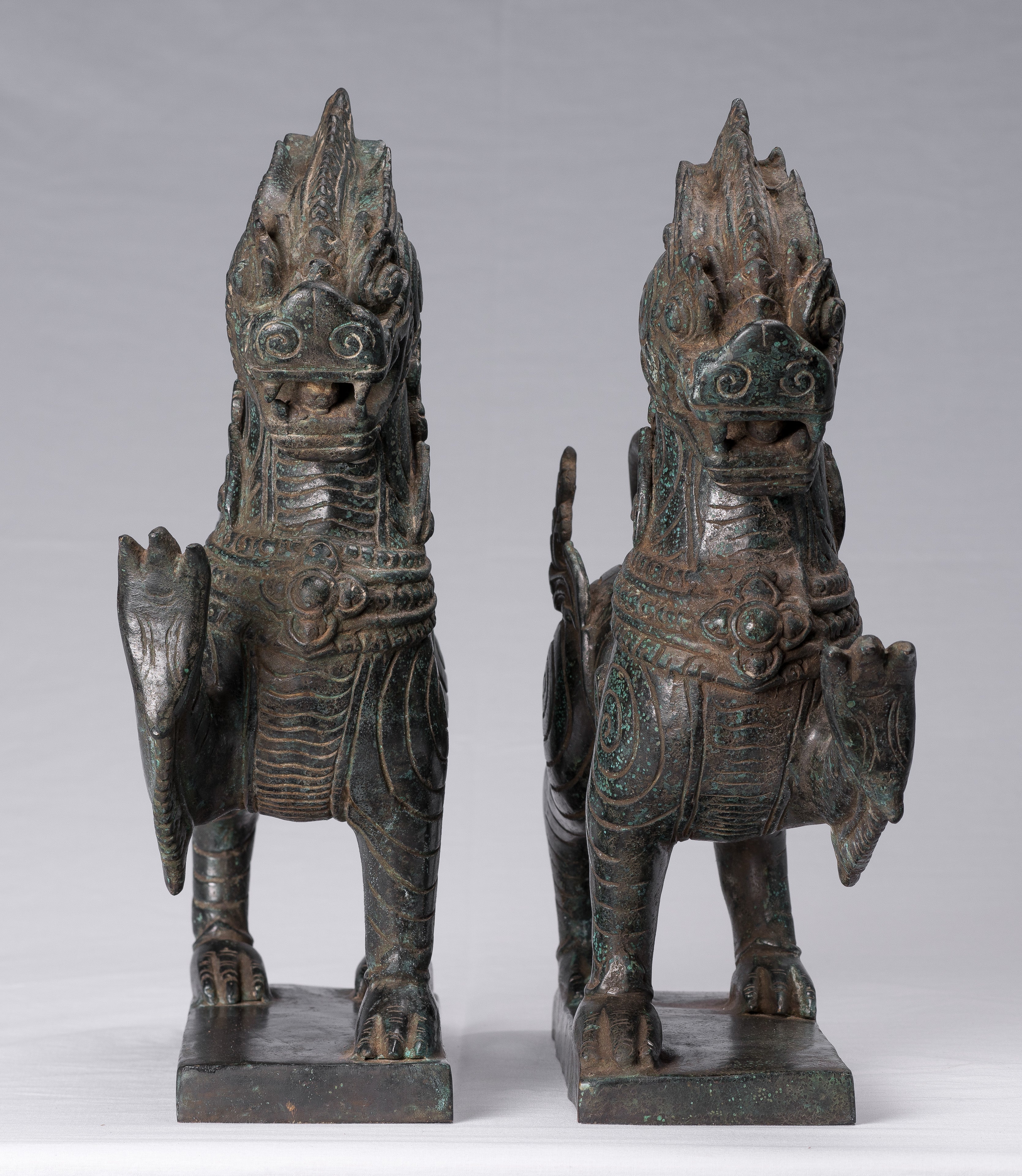 Antiguo de estilo birmano de bronce de pie de pie de la tutor guardia - 37 cm/15 "