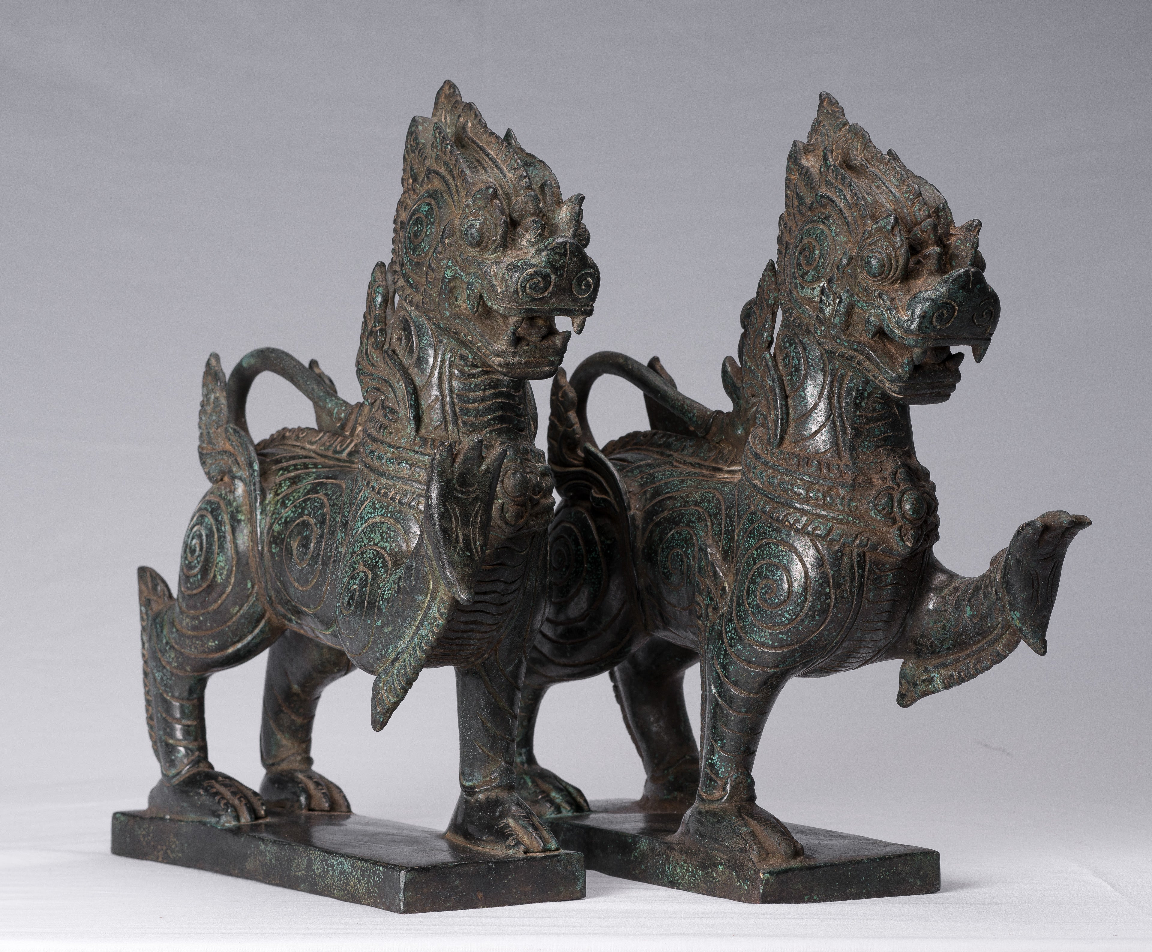 Antiguo de estilo birmano de bronce de pie de pie de la tutor guardia - 37 cm/15 "