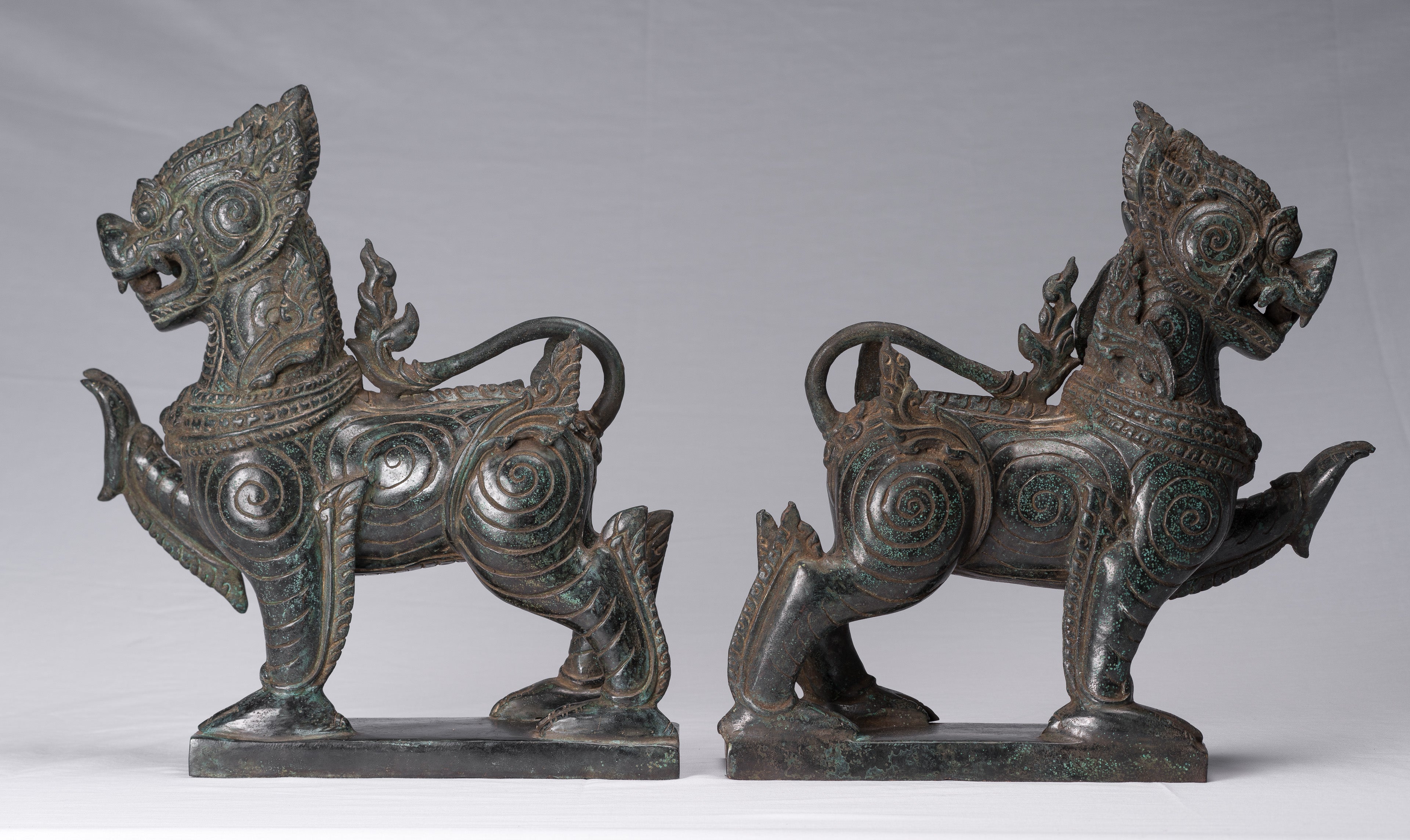 Antiguo de estilo birmano de bronce de pie de pie de la tutor guardia - 37 cm/15 "