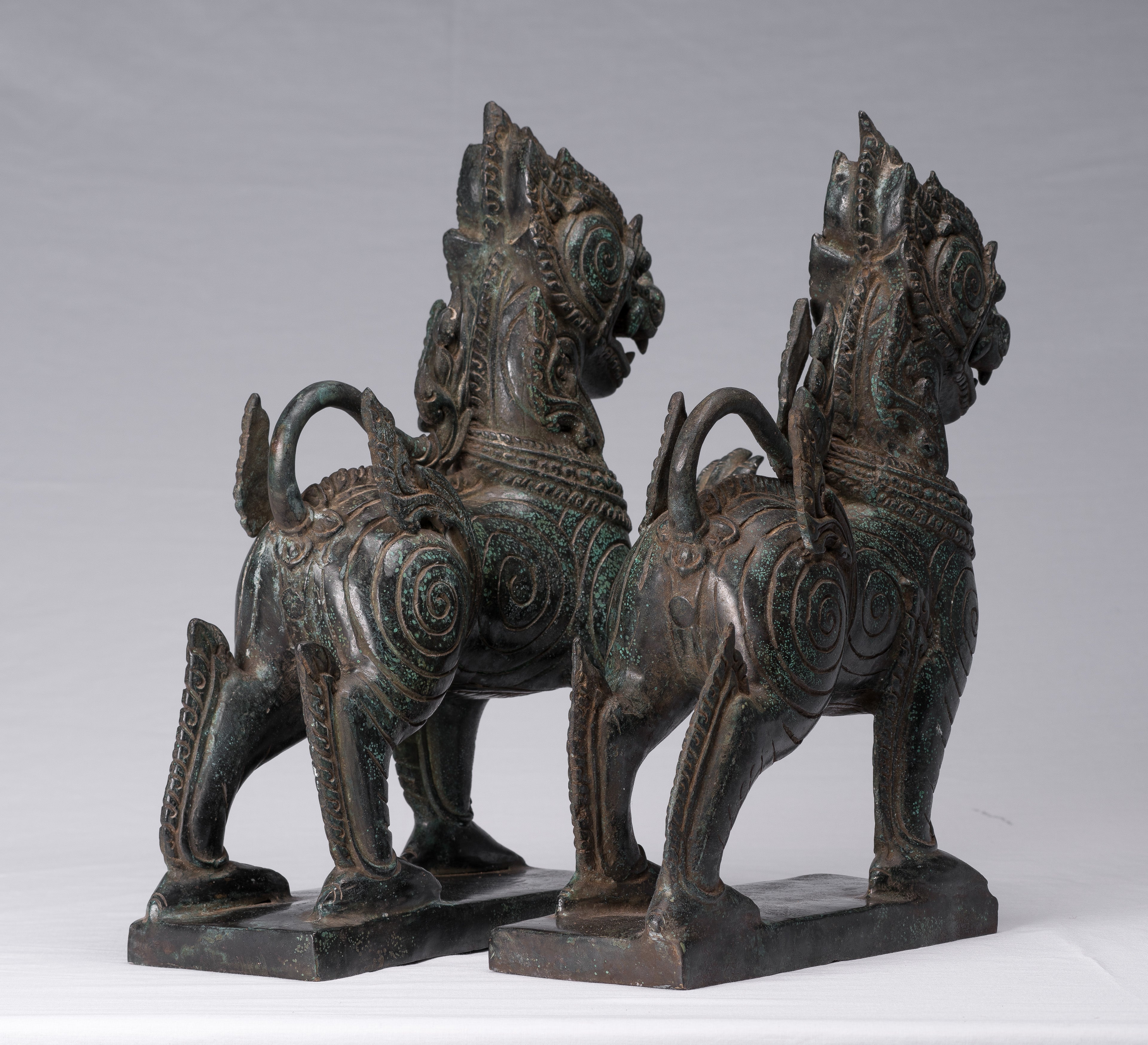 Antiguo de estilo birmano de bronce de pie de pie de la tutor guardia - 37 cm/15 "