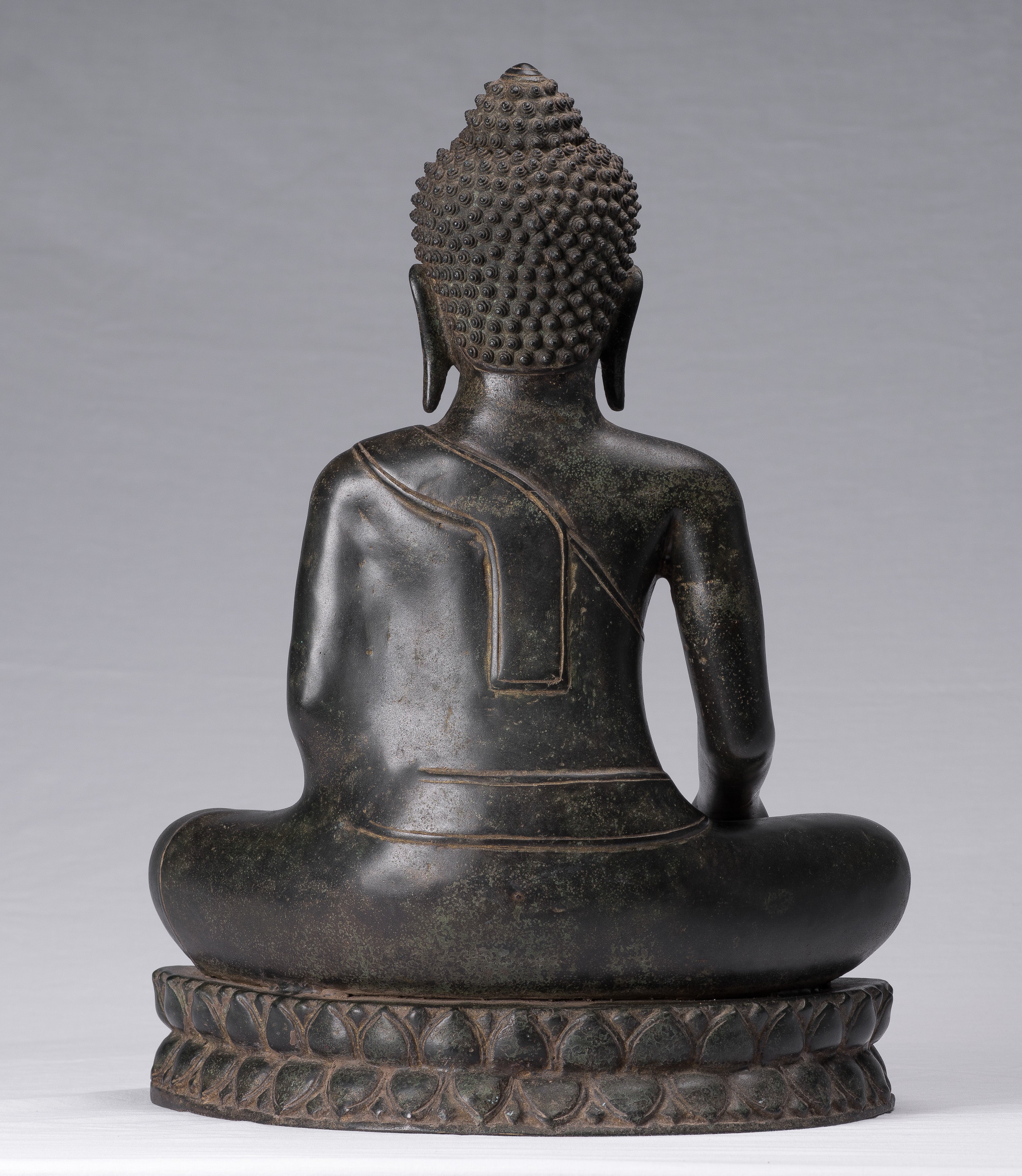 Statue de Bouddha – Statue de Bouddha assis en bronze de style khmer antique – 46 cm