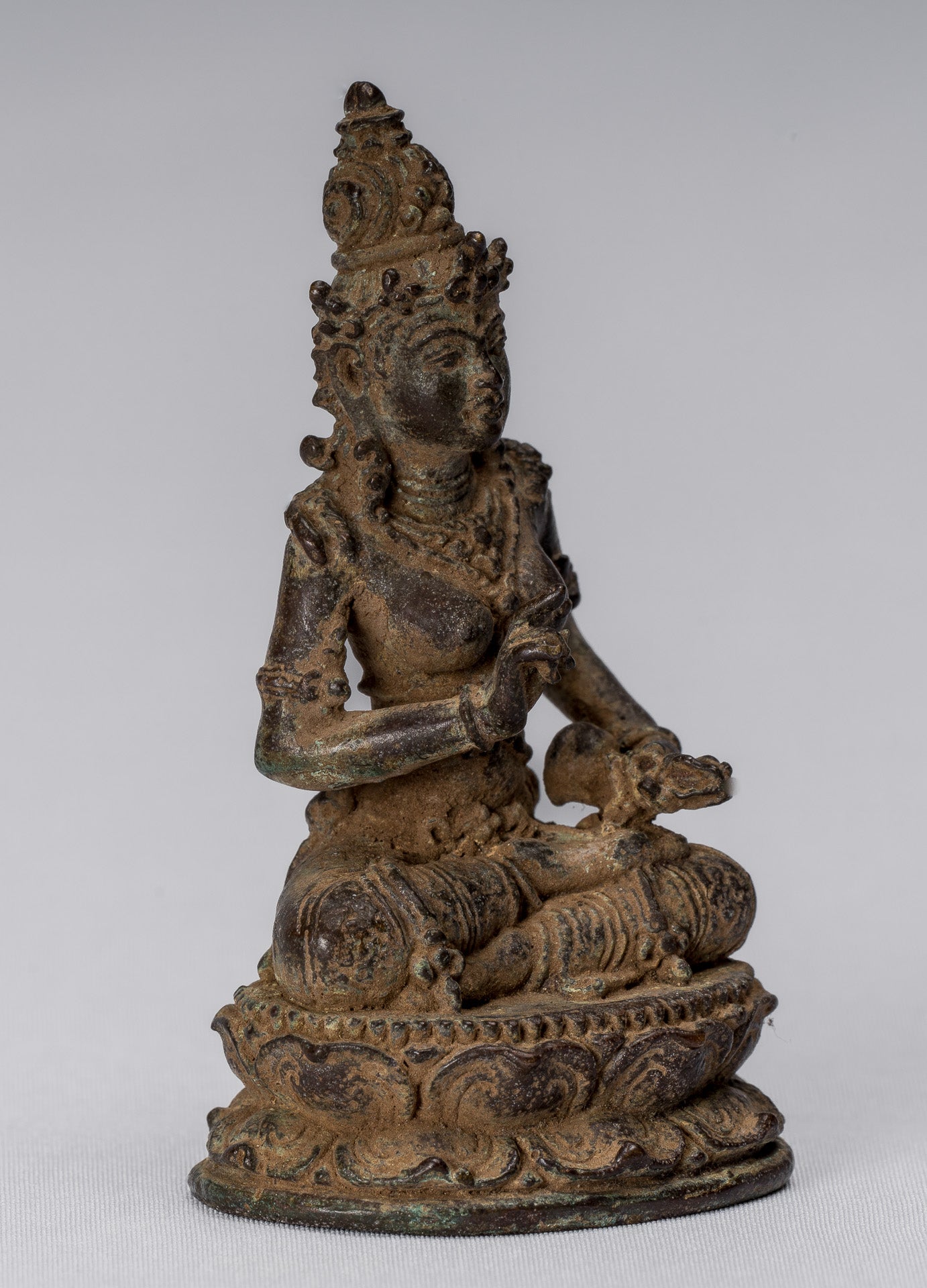 Statue de Tara – Statue de Devi Tara en bronze indonésien de style Java antique – 8 cm/3"