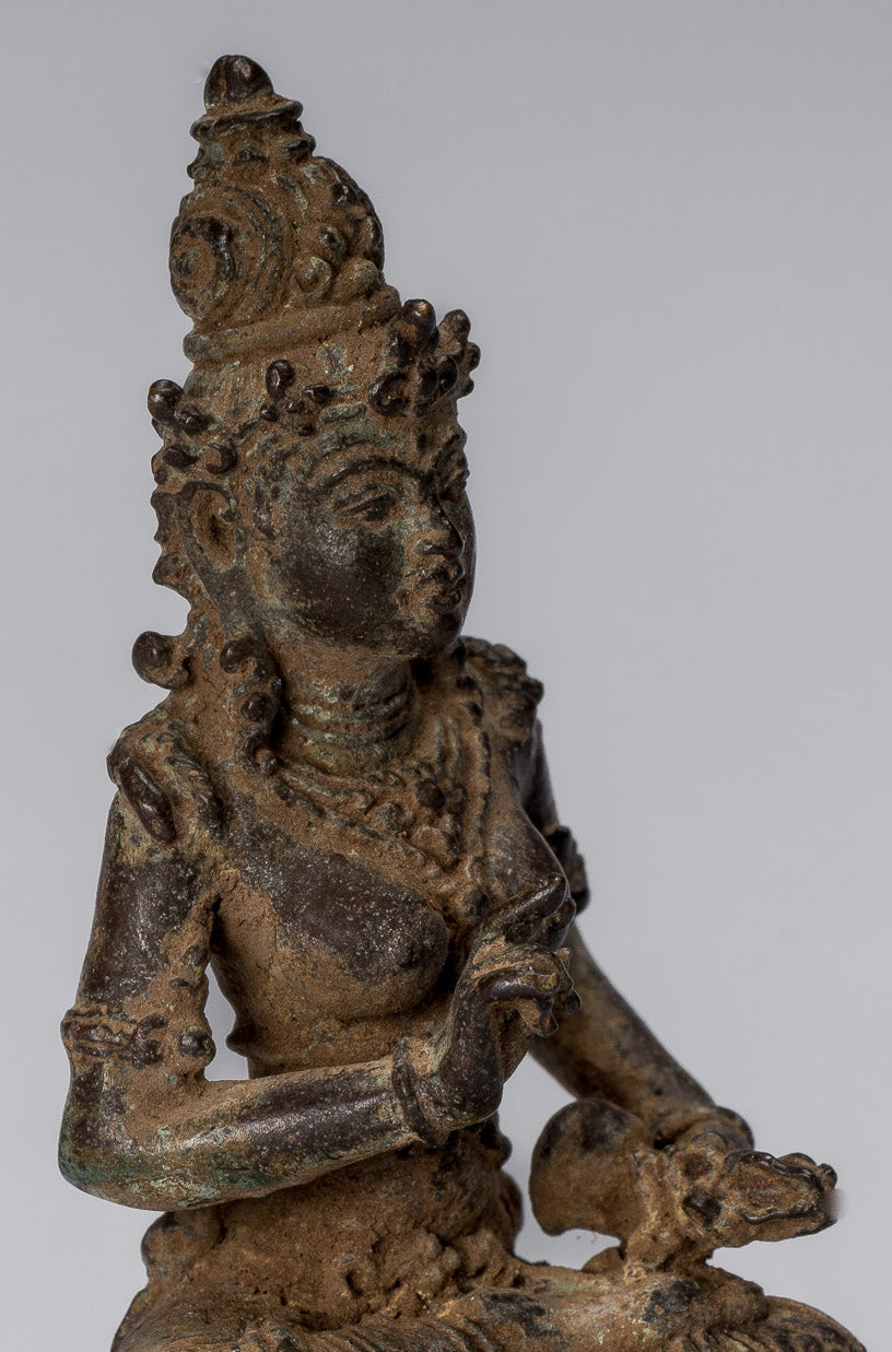 Statue de Tara – Statue de Devi Tara en bronze indonésien de style Java antique – 8 cm/3"