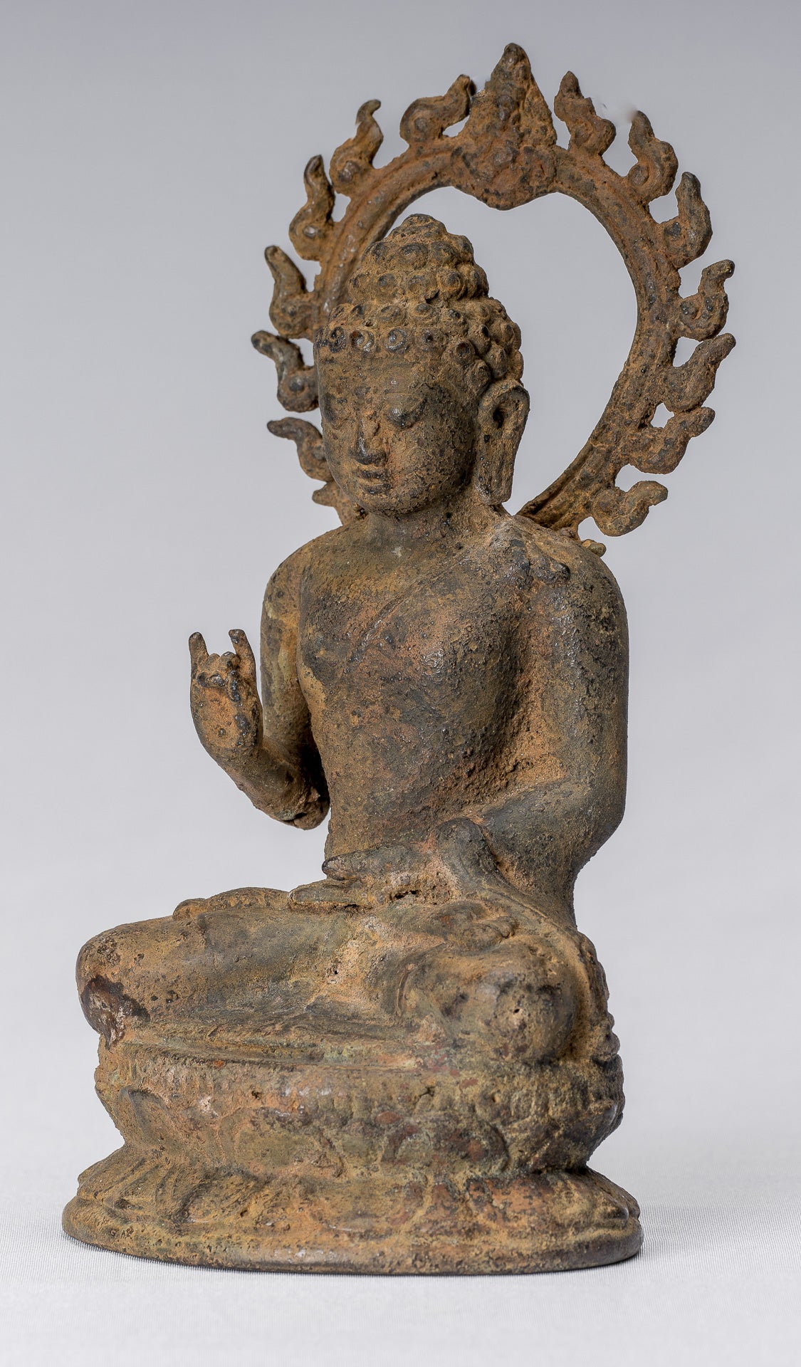 Estatua de Buda - Estilo indonesio antiguo de bronce asentado Javanese Buda - 19cm/8 "