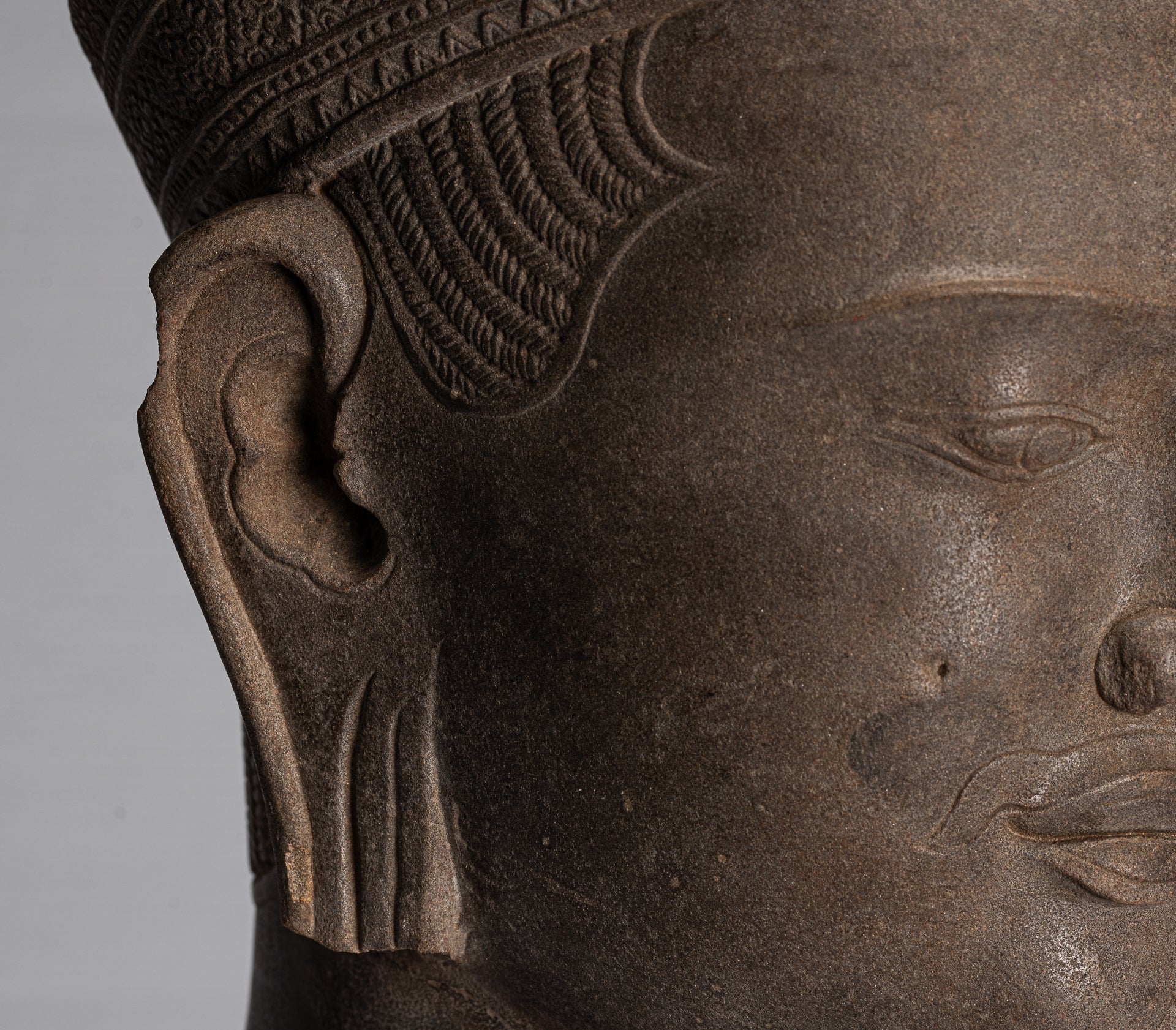 Vishnu Statue-Antique Banteay Srei Style Stone Mounted Khmer Vishnu Head-57cm/23 "