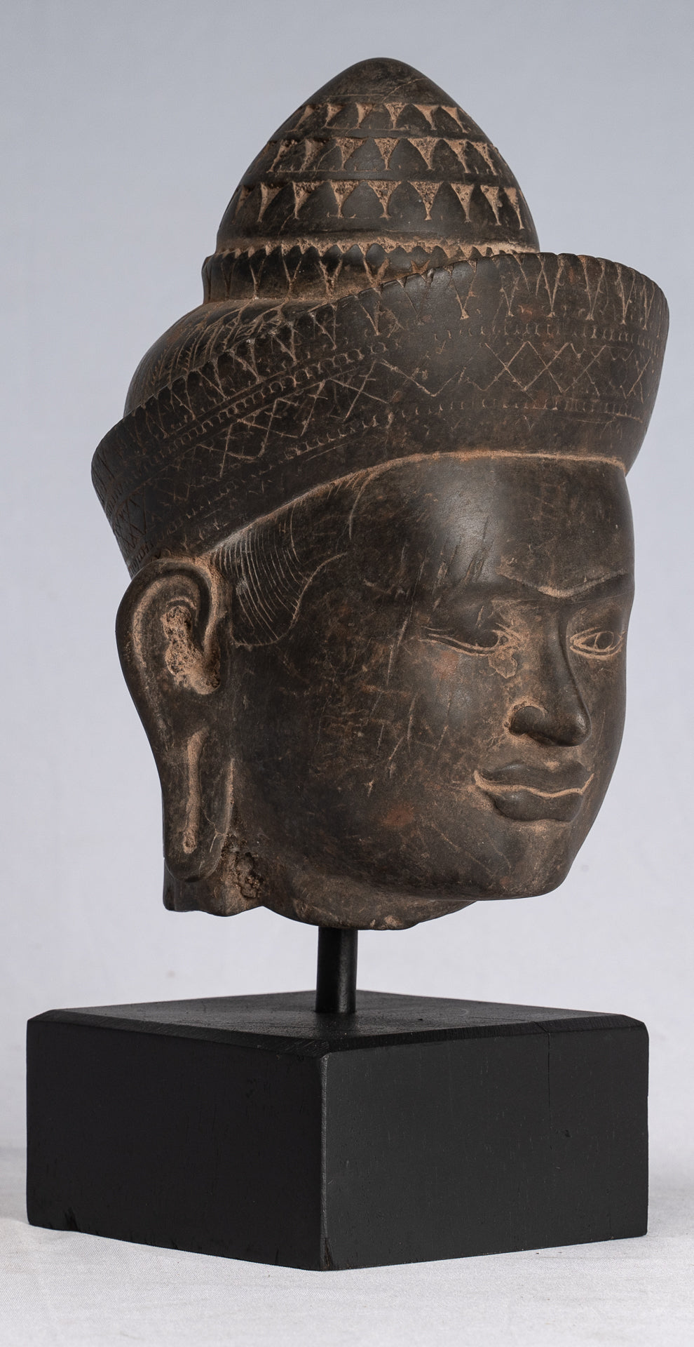 Statue Buddha - Antique Banteay Srei Stone Stone Monted Khmer Buddha Head - 24 cm / 10 "