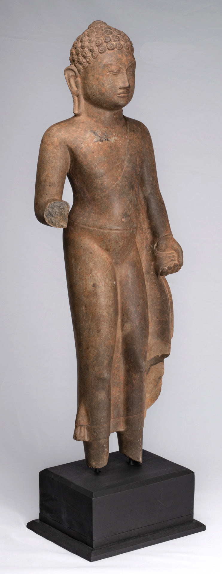 Statue de Bouddha – Statue de Bouddha Dvaravati en pierre debout de style thaïlandais antique – 100 cm de haut
