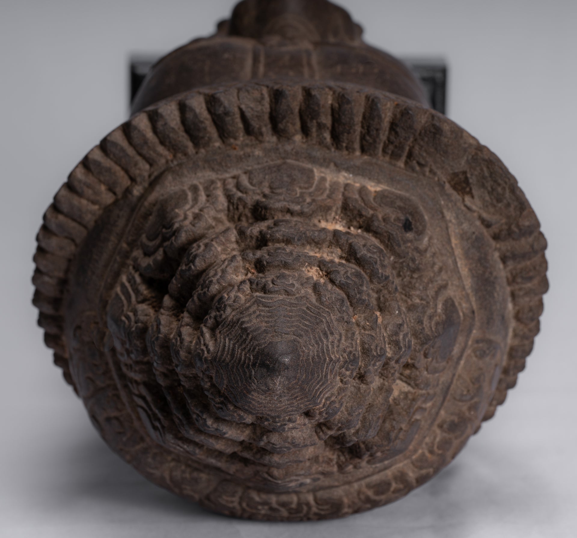 Wächterstatue – antiker Khmer-Stein, Angkor Wat-Stil, Yaksha-Tempelwächter – 37 cm.