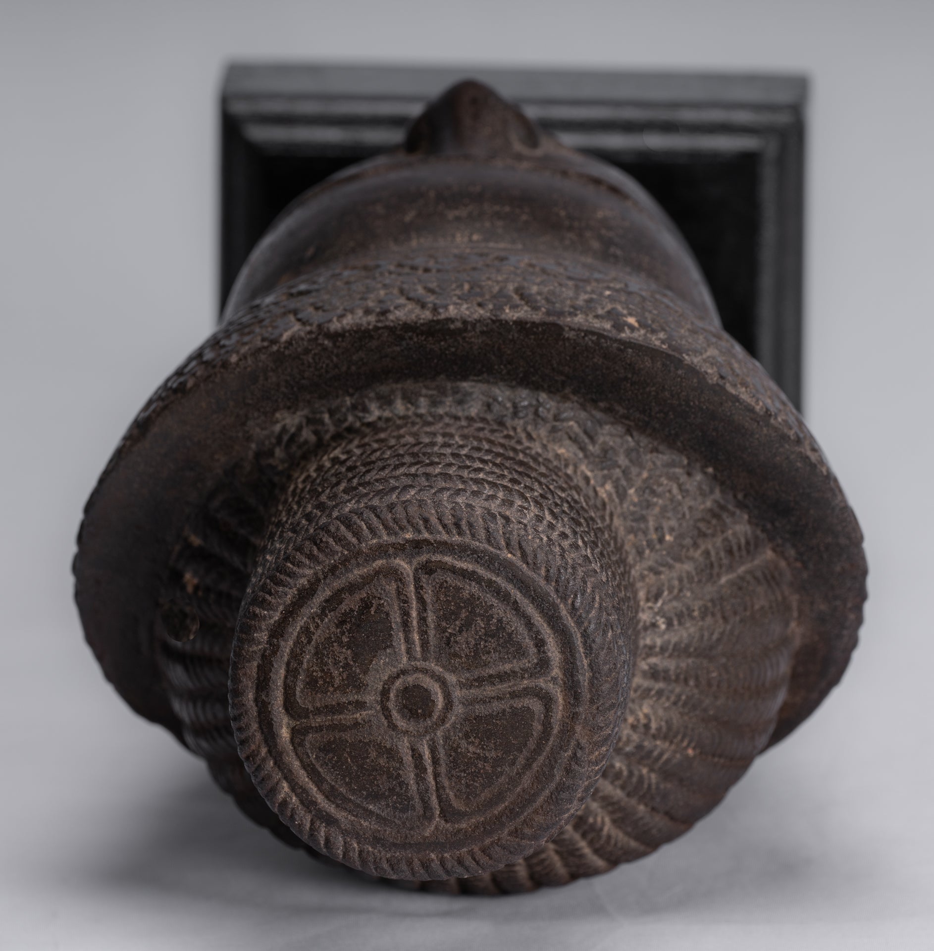 Statue Vishnu - Antique Koh Ker Style Stone Monted Khmer Vishnu Head - 31cm / 12 "