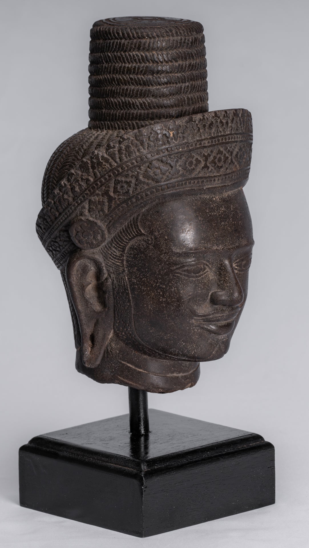 Statue Vishnu - Antique Koh Ker Style Stone Monted Khmer Vishnu Head - 31cm / 12 "