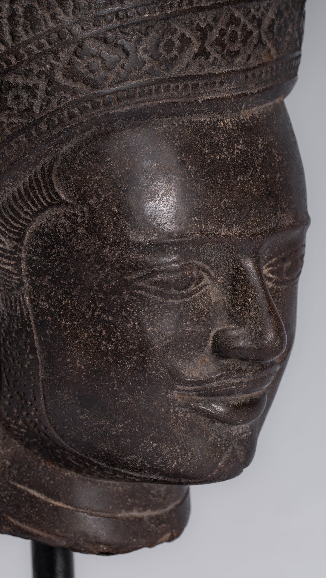 Statue Vishnu - Antique Koh Ker Style Stone Monted Khmer Vishnu Head - 31cm / 12 "