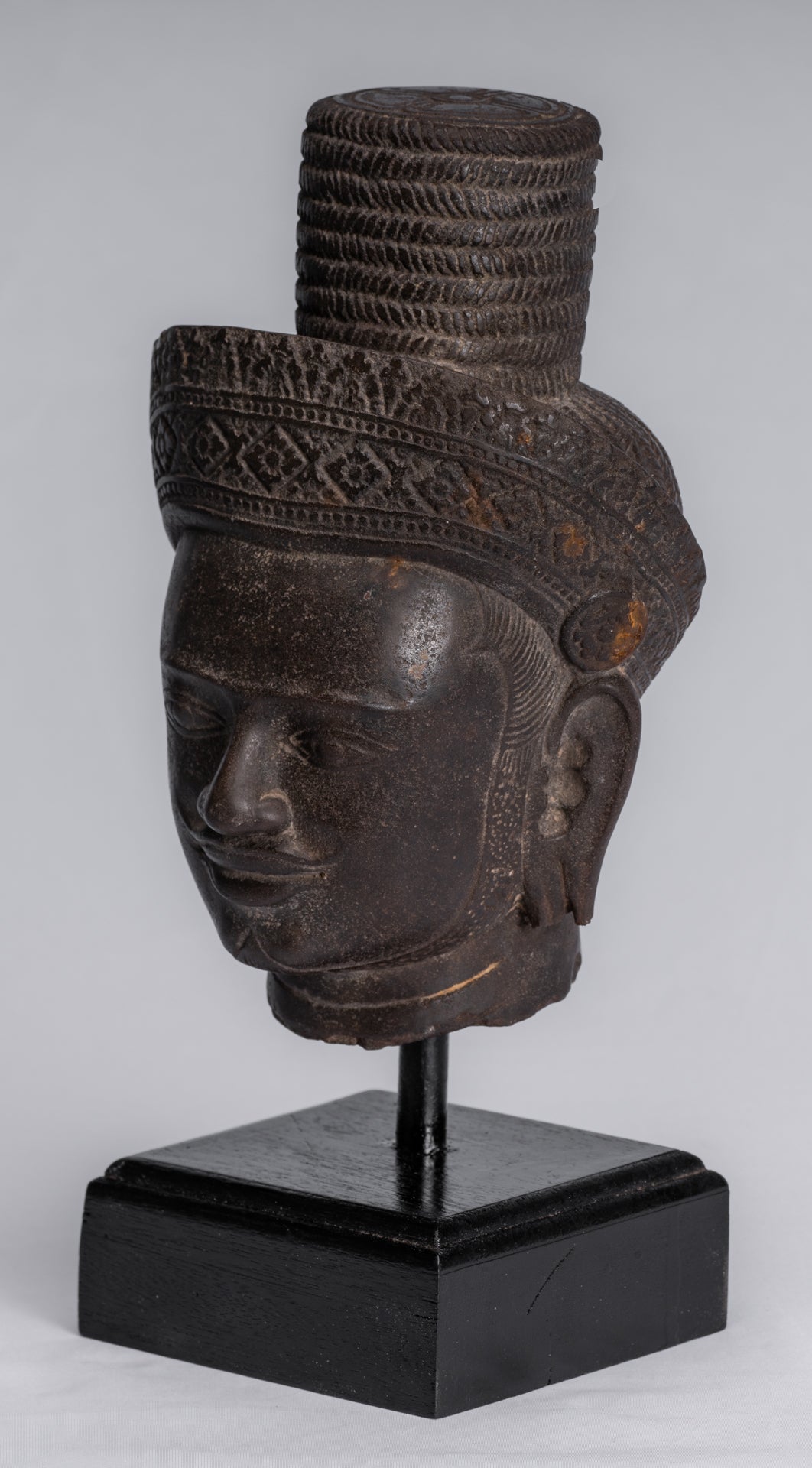 Statue Vishnu - Antique Koh Ker Style Stone Monted Khmer Vishnu Head - 31cm / 12 "