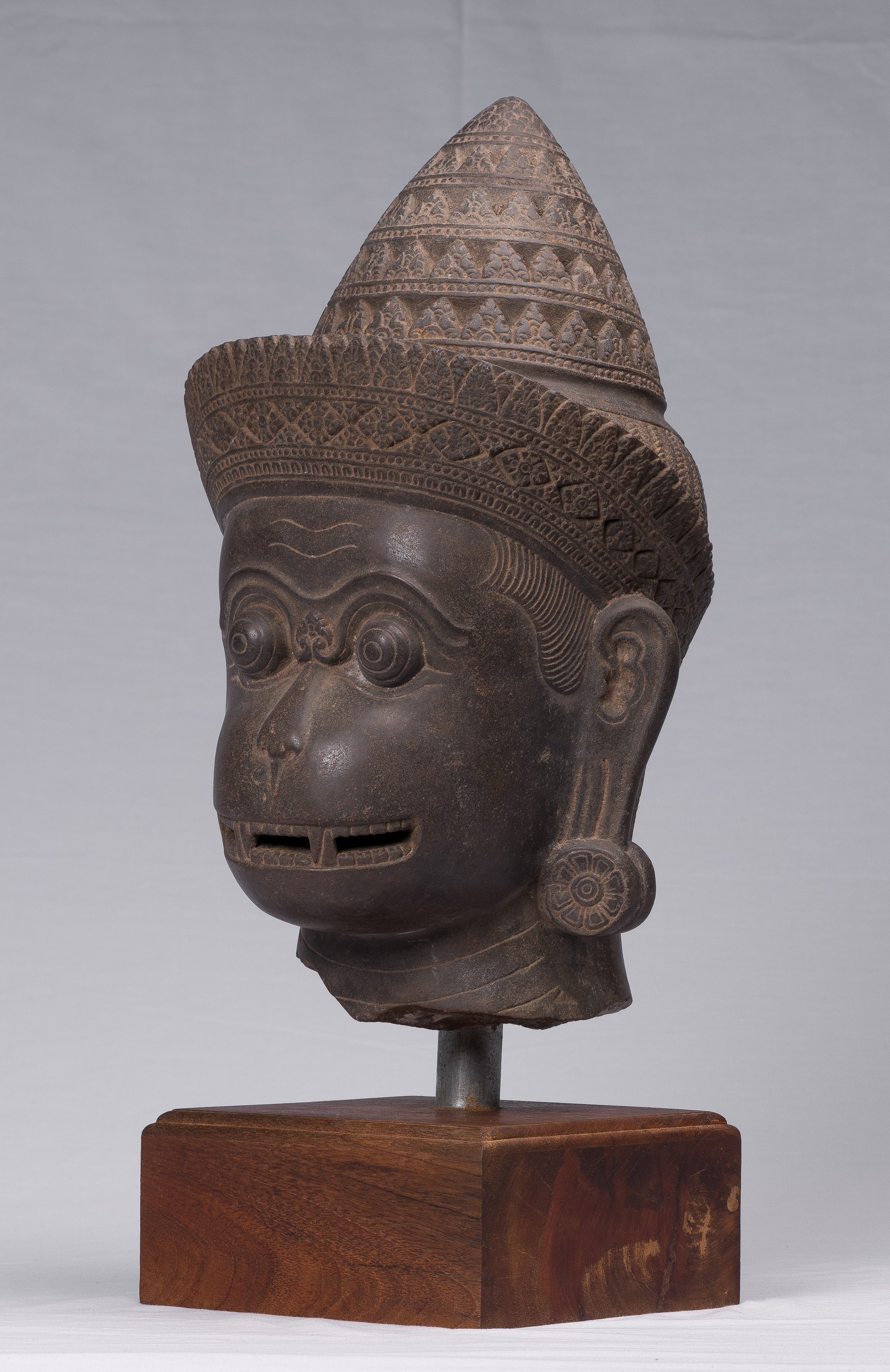 Antique JMER Style Stone Banteay Srei Hindu Dios Hanuman Estatua - 55 cm/22 "de alto