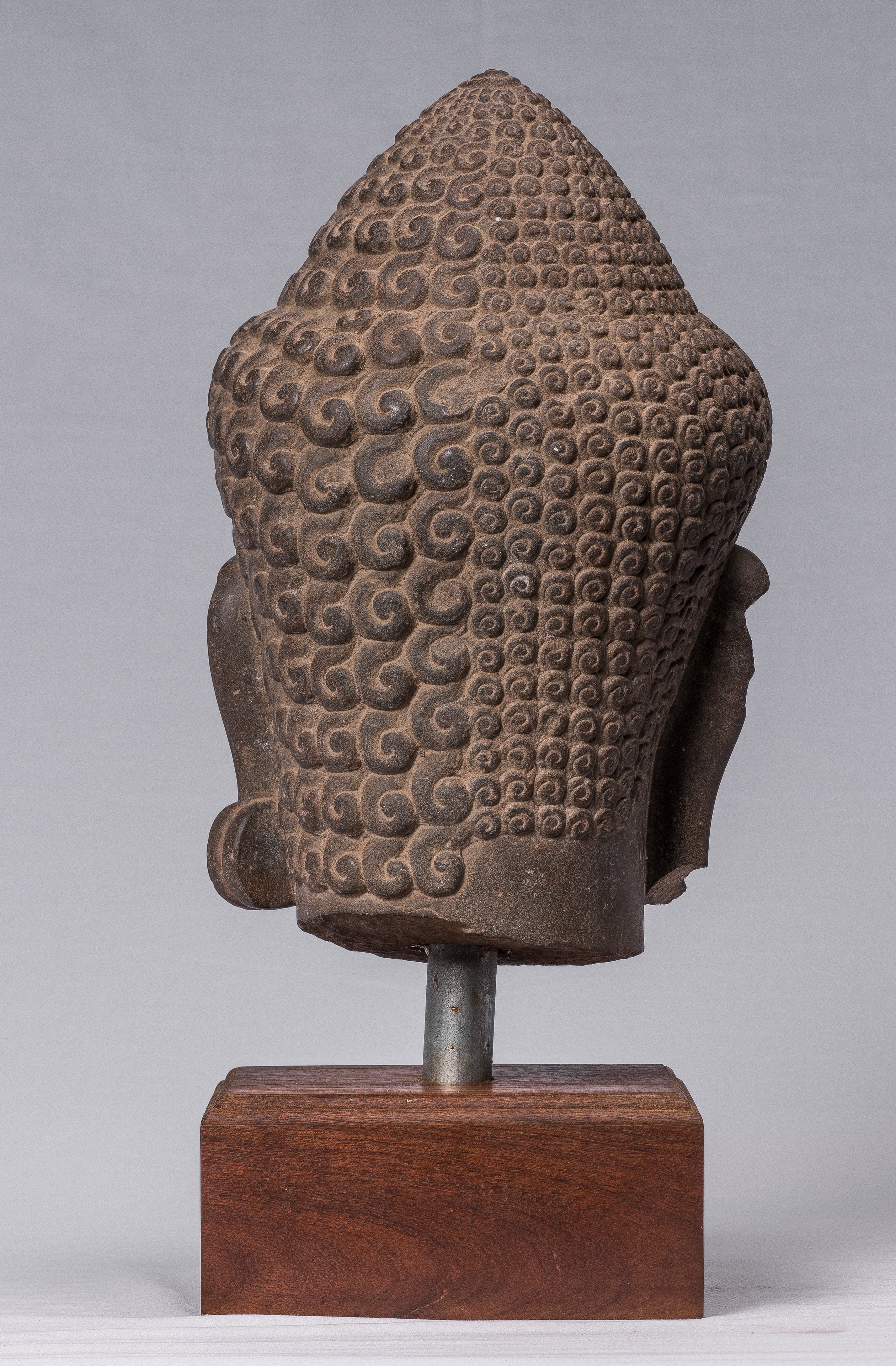 Shiva-Statue – antiker Khmer-Stil, brauner Stein, Yaksha und Yakshaswaroop Shiva-Kopf, 47 cm.