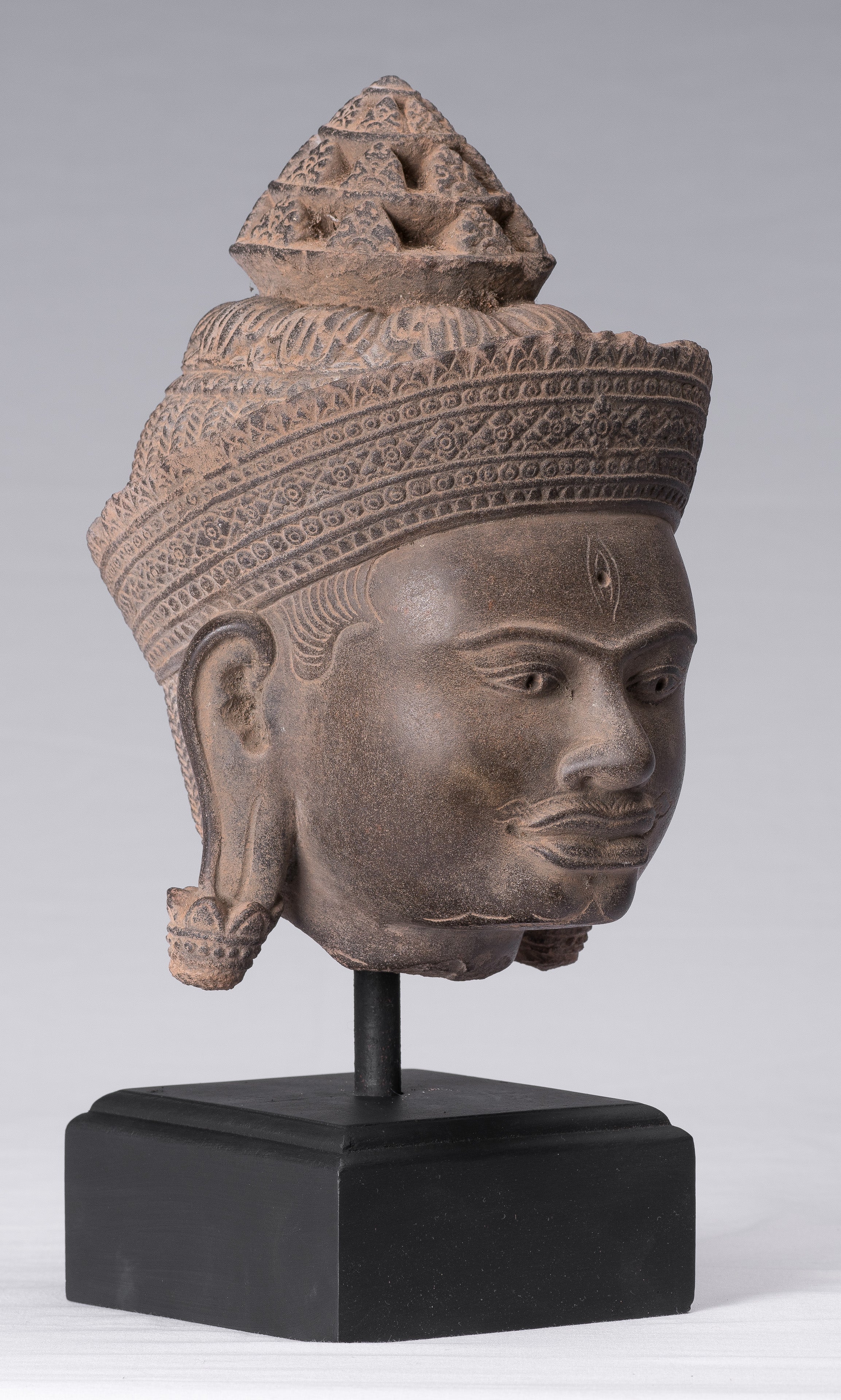 Statue de Shiva – Tête de statue de Shiva en pierre khmère antique de style Banteay Srei – Destructeur – 31 cm/12"