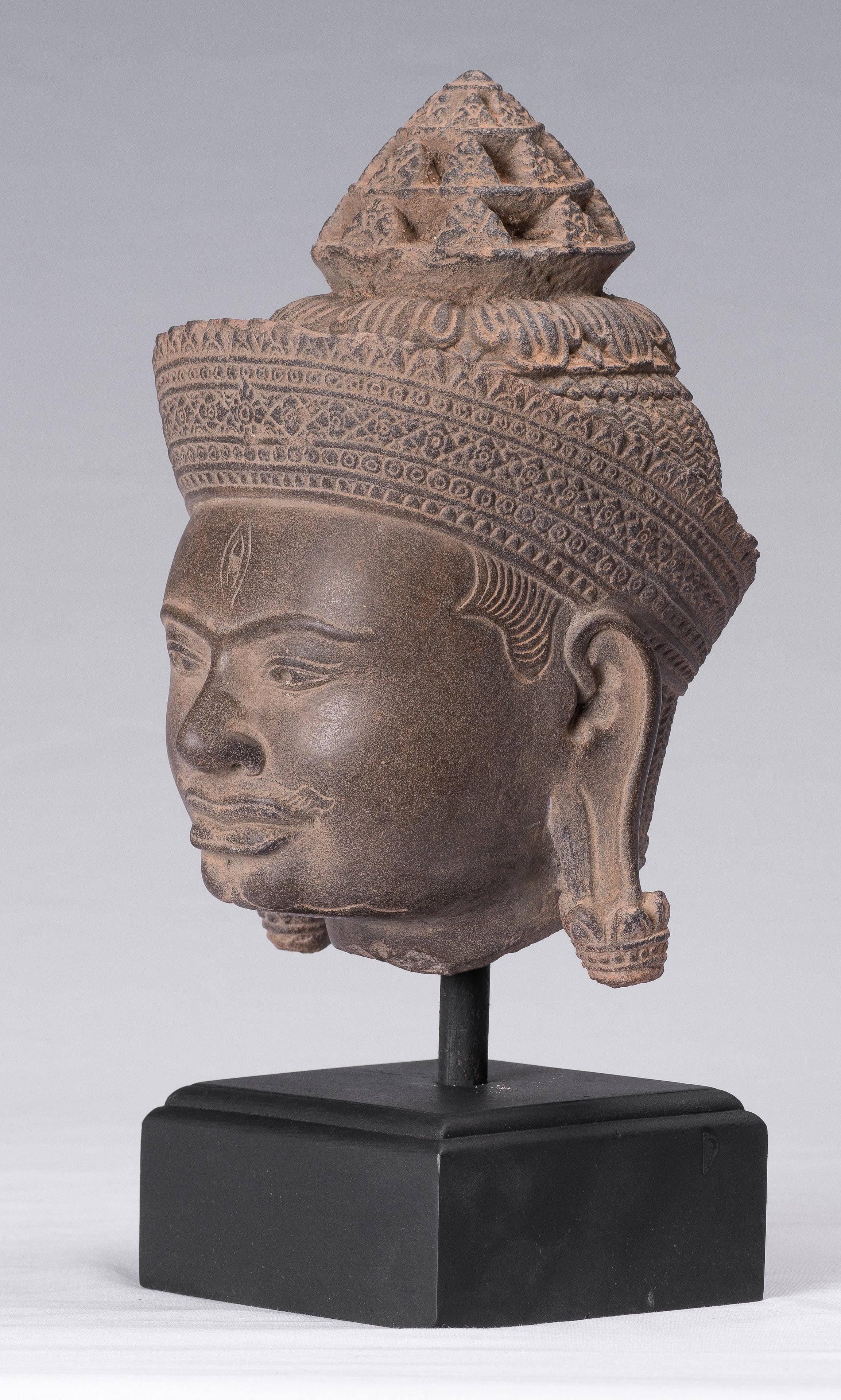 Statue de Shiva – Tête de statue de Shiva en pierre khmère antique de style Banteay Srei – Destructeur – 31 cm/12"