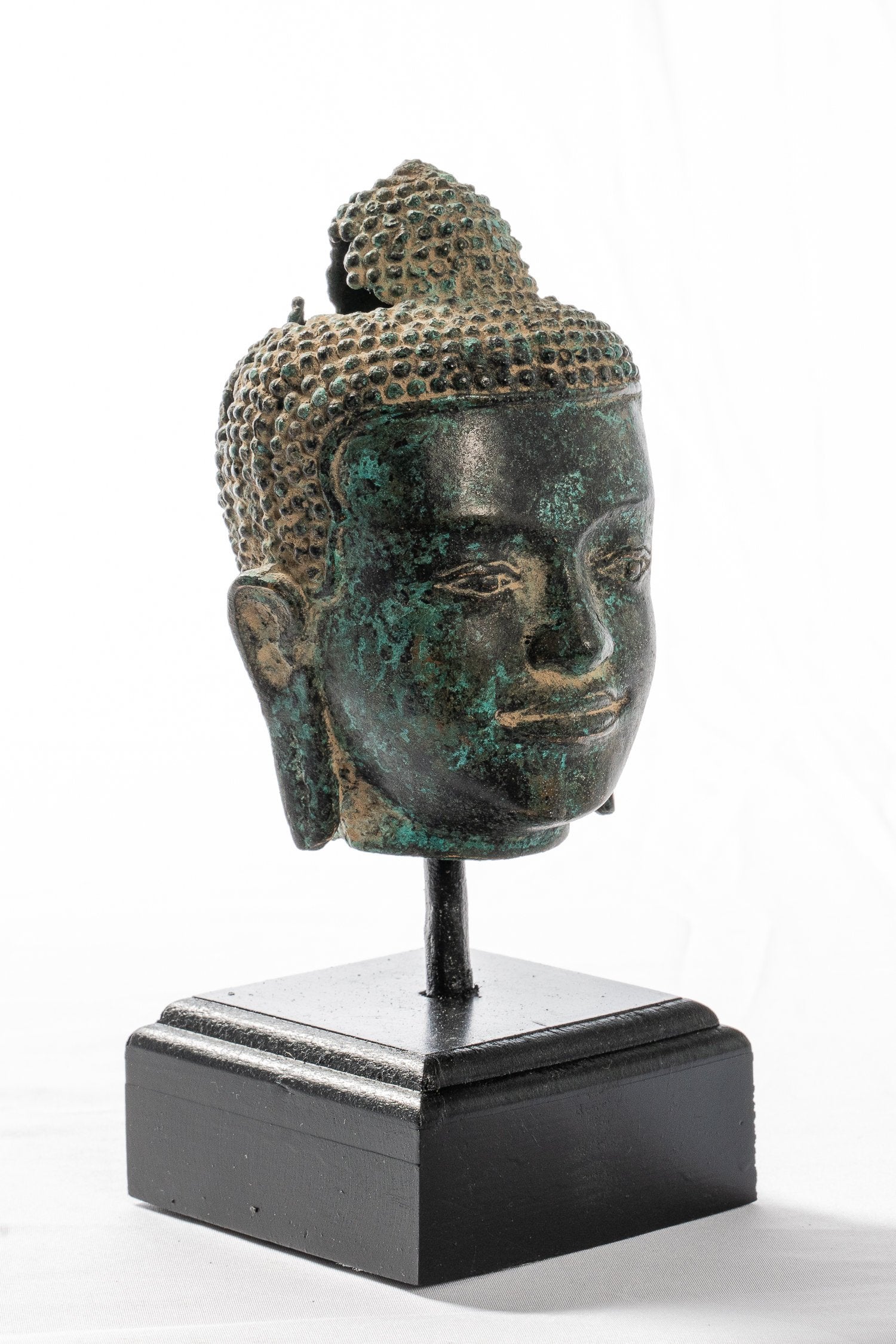 Buddha-Statue – Antik-Thai-Stil montierte Dvaravati-Bronze-Buddha-Kopf-Statue – 19 cm/20,3 cm