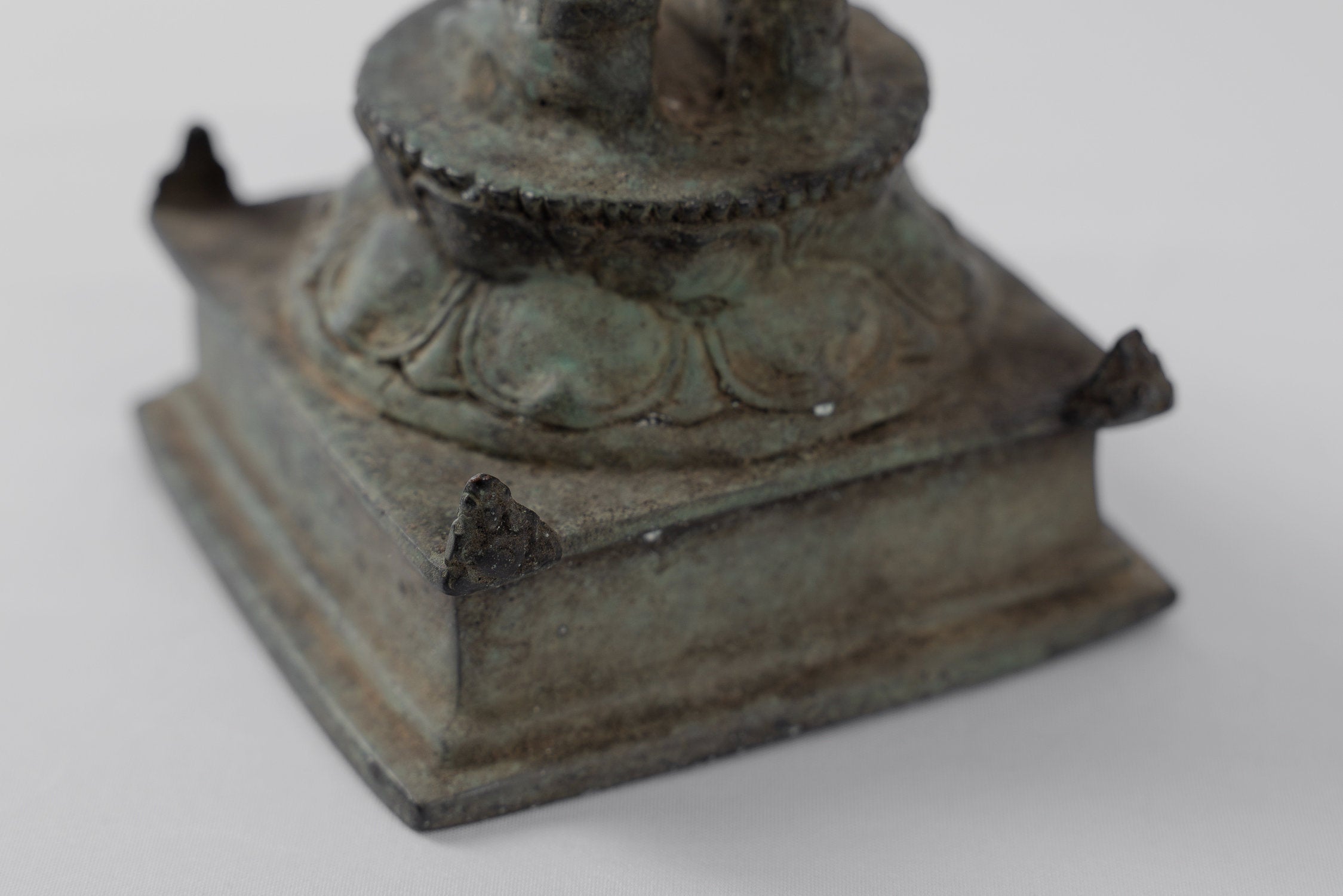 Vishnu statue - majapatit bronze Vishnu statue dans l'ancien style javanais - 31 cm