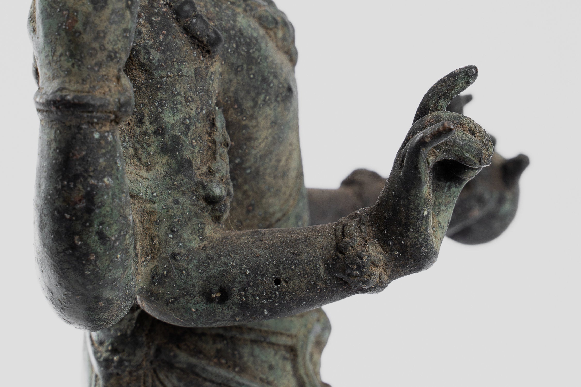 Vishnu statue - majapatit bronze Vishnu statue dans l'ancien style javanais - 31 cm