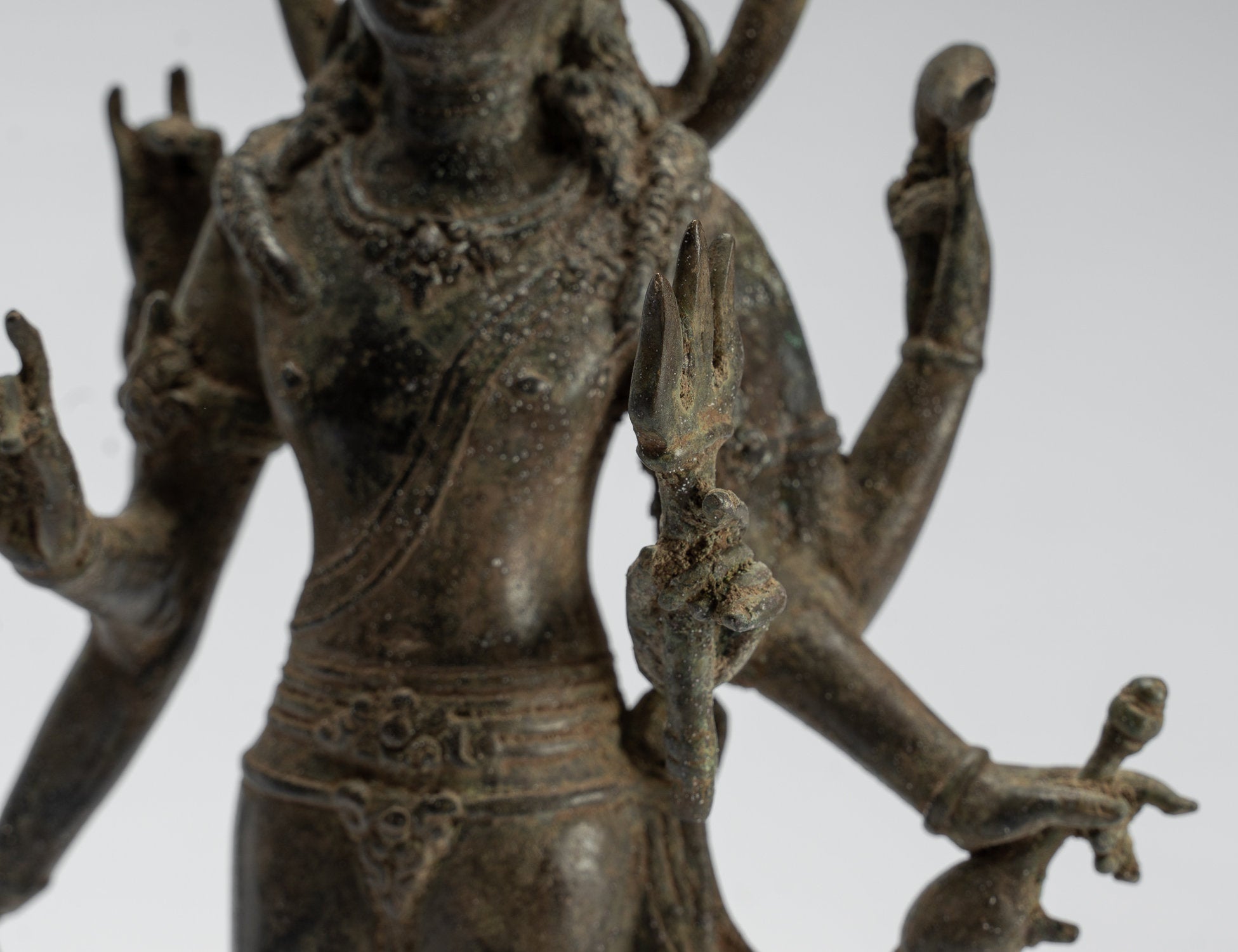 Statue Shiva - Antique in stile indonesiano bronzo giavanese in piedi a 6 bracci Shiva Statua - 36 cm/14 "