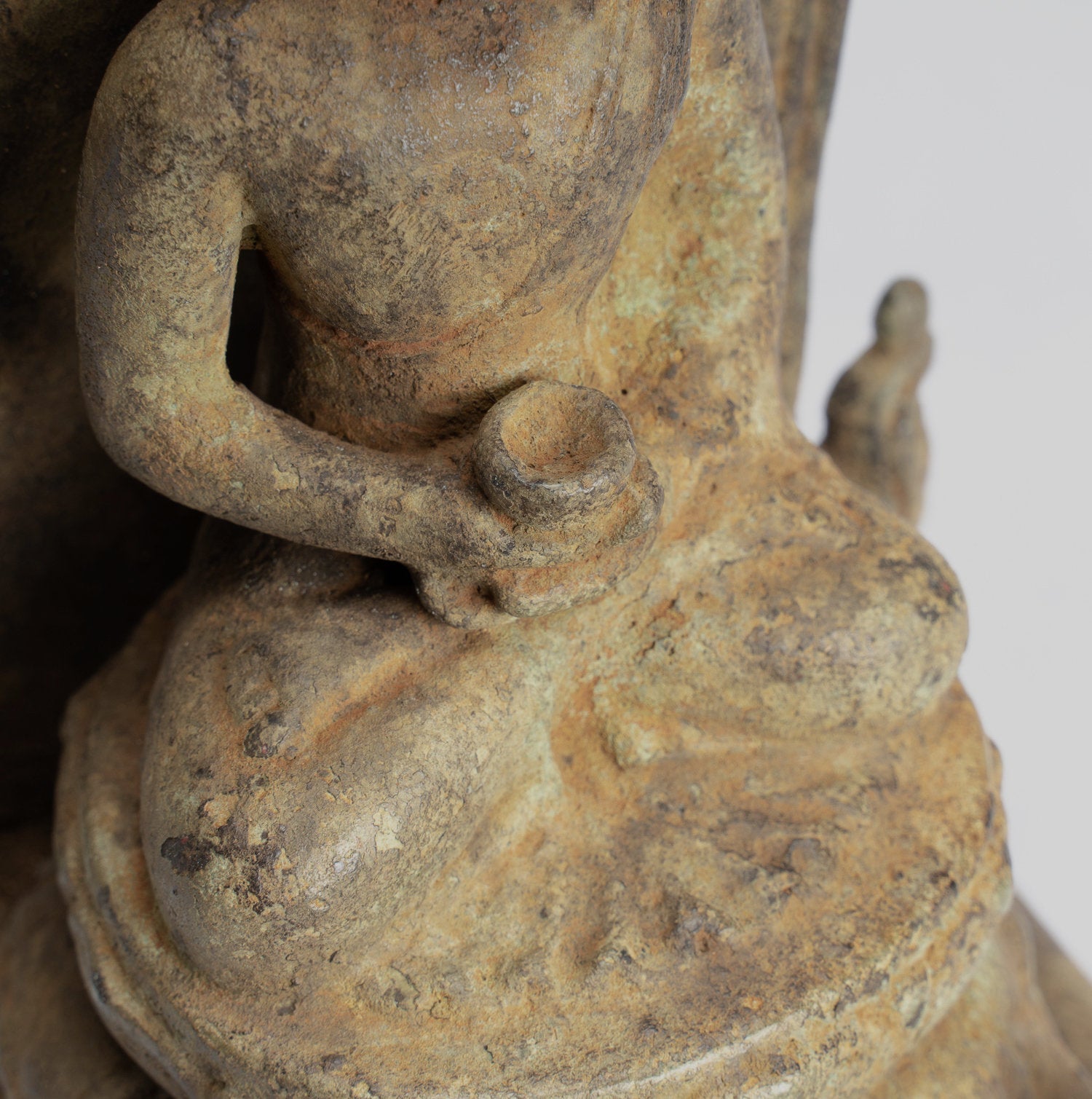 Statua Buddha - Antique in stile indonesiano Bronzo seduto amitabha statua di Buddha giavanese - 16 cm/6 "