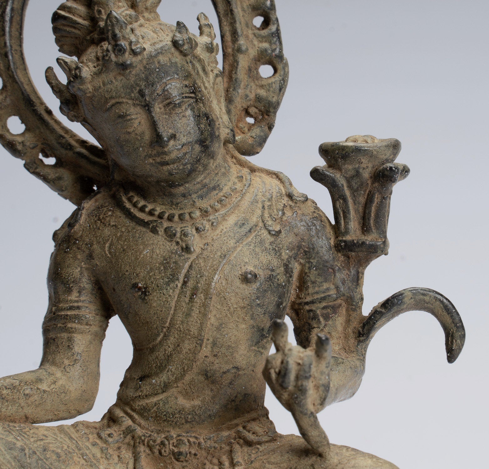 Statue de Tara – Statue antique de style Java Majapahit assise en bronze Devi Tara – 18 cm/7"