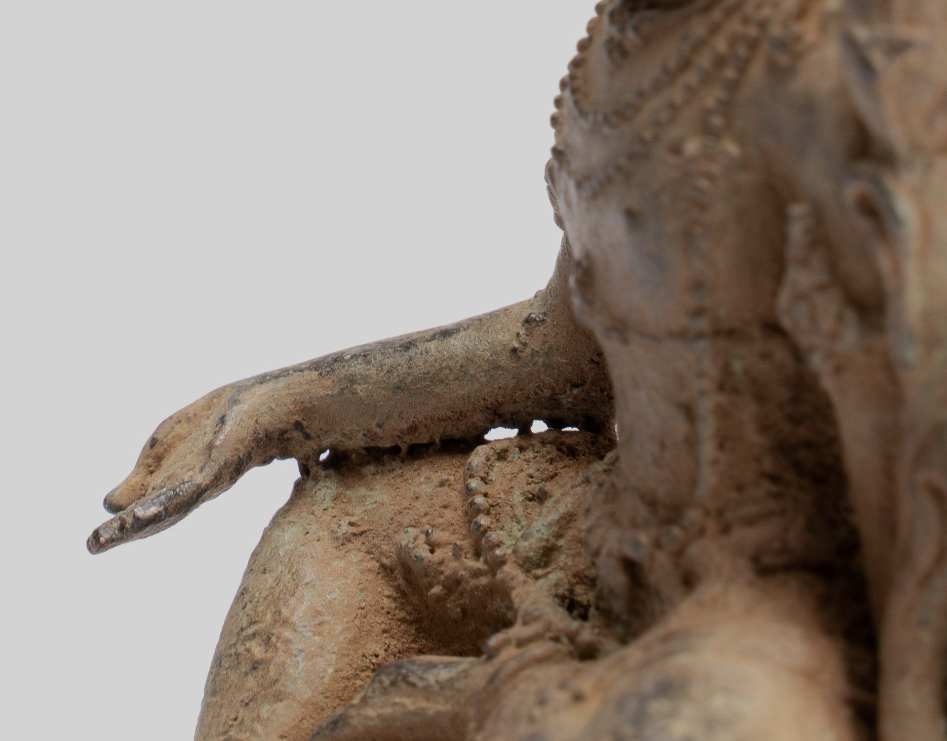 Vishnu-Antique Java Style Majapahit Seated Bronze Charity Vishnu Statue-11cm/4 "