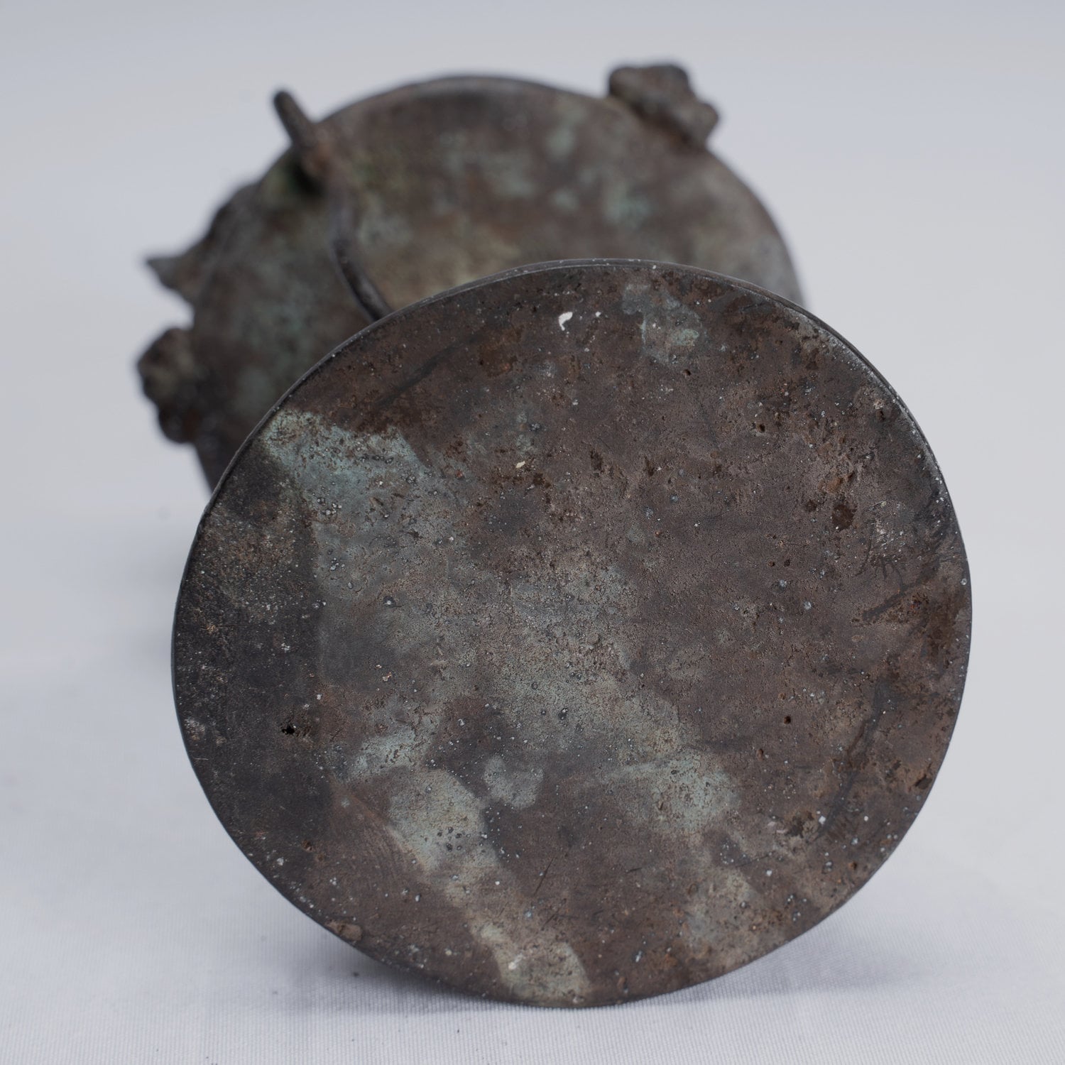 Buddha-Statue – antiker indonesischer Stil, stehender javanischer Anbetungs-Buddha aus Bronze – 21 cm.