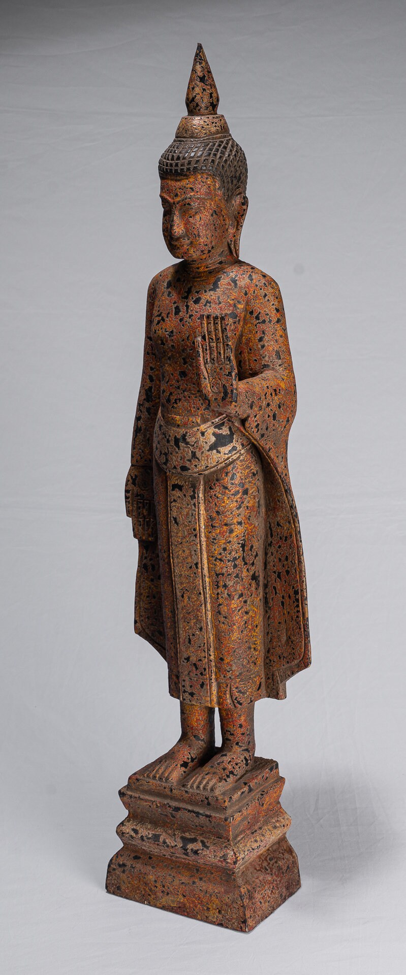 Buddha-Statue – Holz im antiken Khmer-Stil, stehend, schützend, Montag-Buddha-Statue – 76 cm/30 Zoll