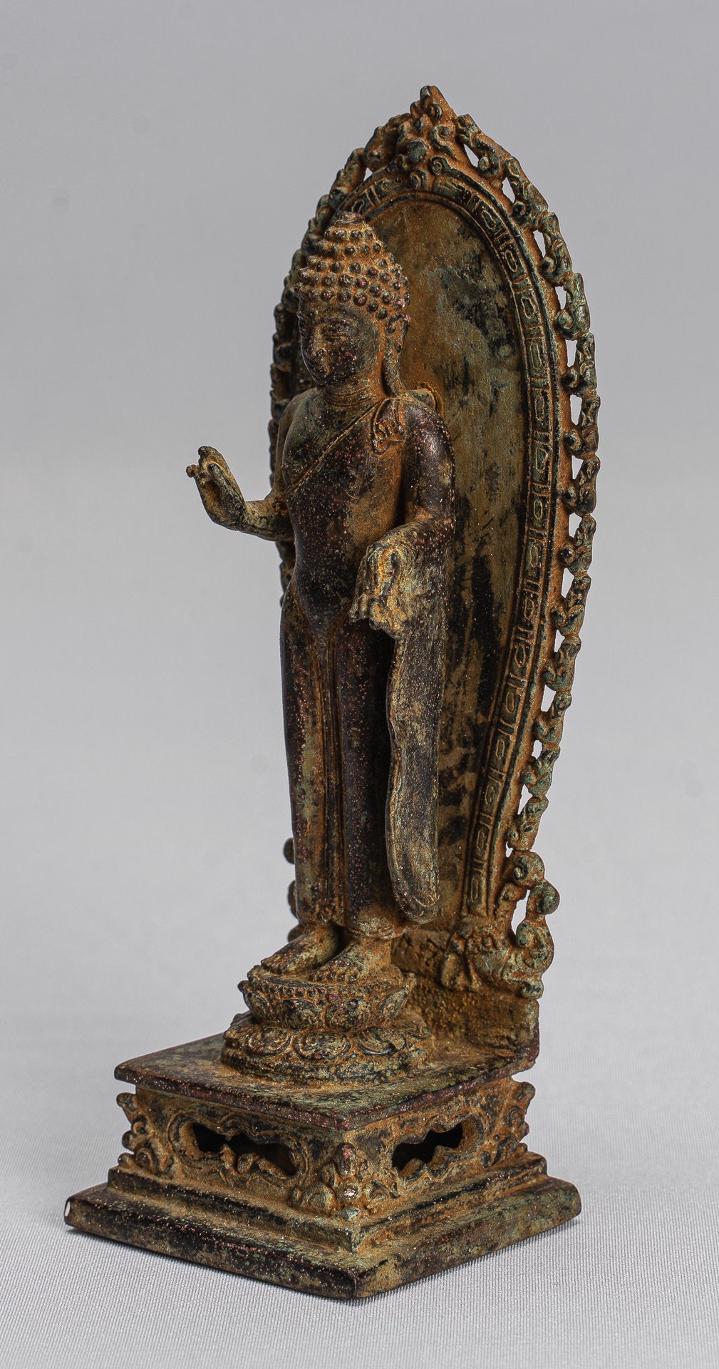 Buddha Statue mit Antiker indonesischer Art stehender Bronze Javanesischer Lehre Buddha 14cm/6"