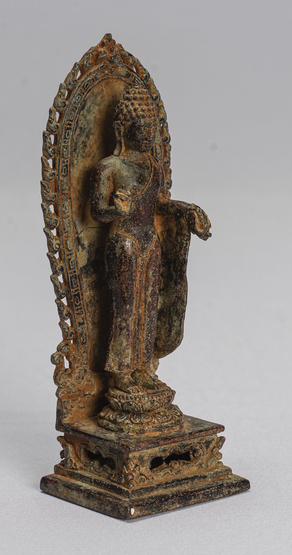 Buddha Statue mit Antiker indonesischer Art stehender Bronze Javanesischer Lehre Buddha 14cm/6"