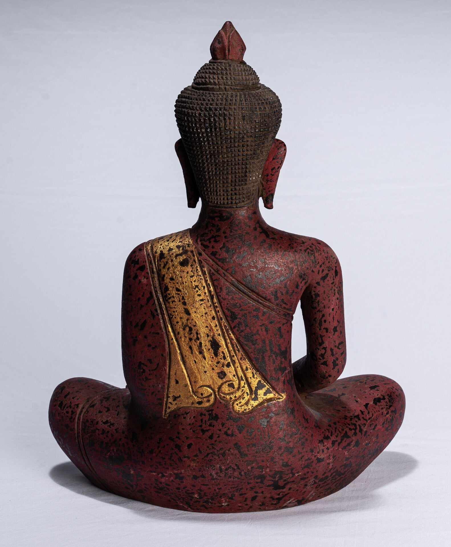 Antike sitzende Buddha-Statue aus Holz im Khmer-Stil, Dhyana-Meditations-Mudra – 43 cm.