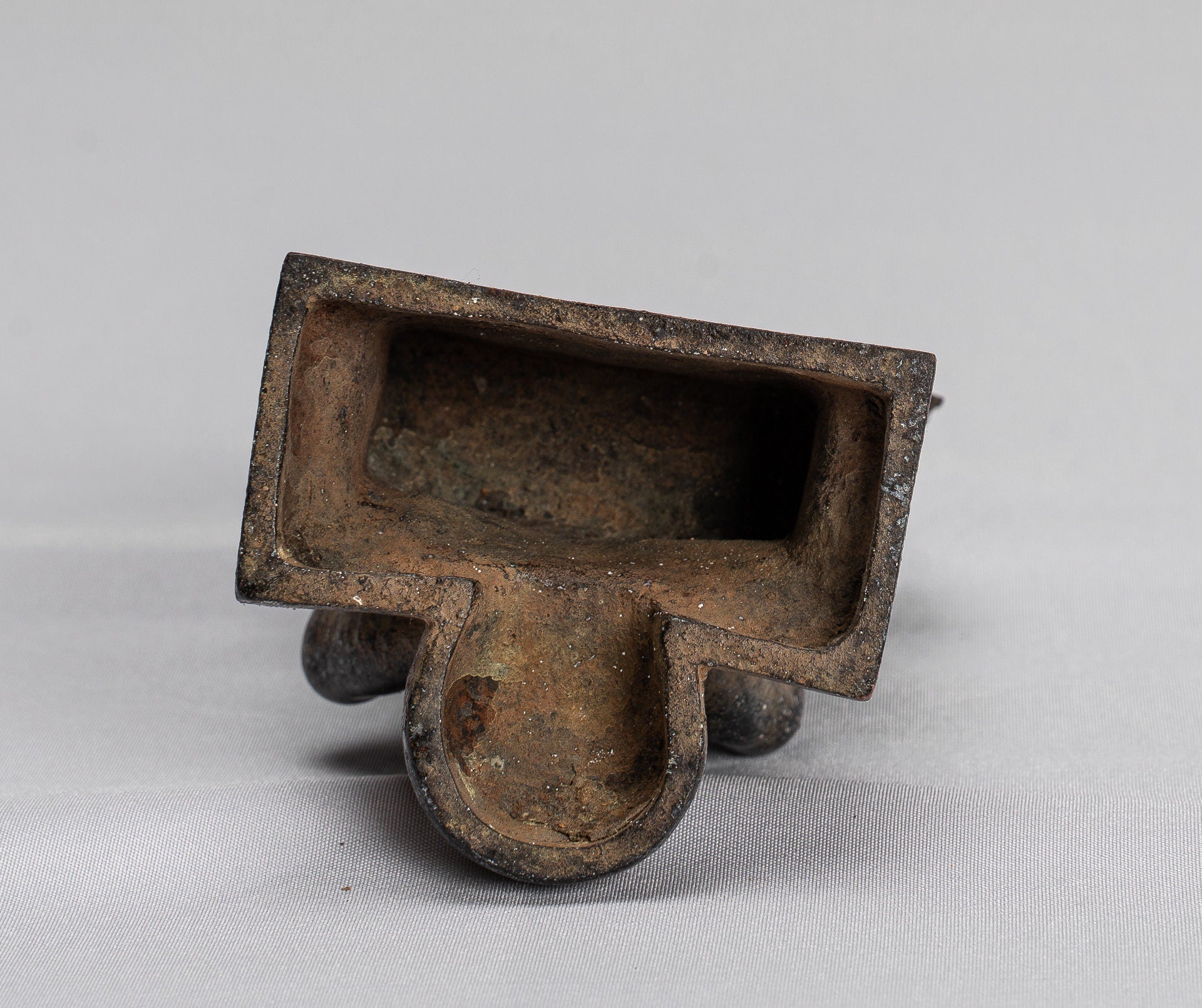 Statua di Buddha - Antique in stile indonesiano seduto in bronzo giavanese predicando Buddha - 15 cm/6 "