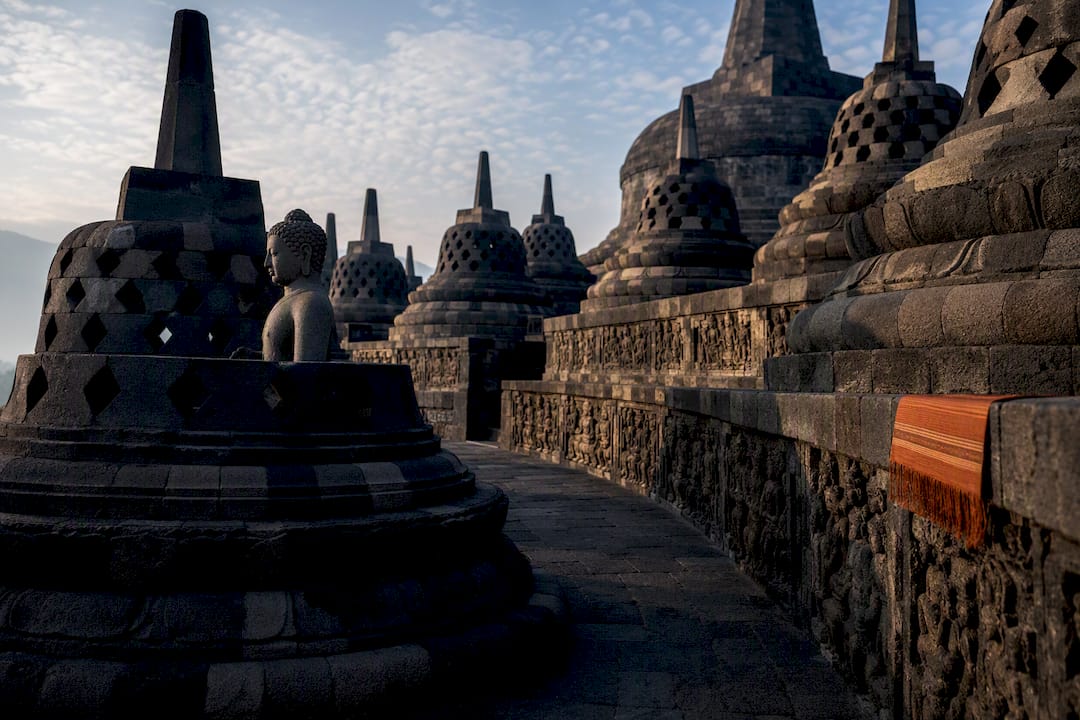 505 Buddhas: Reading and Dating Buddhist Art in Indonesia for Students
