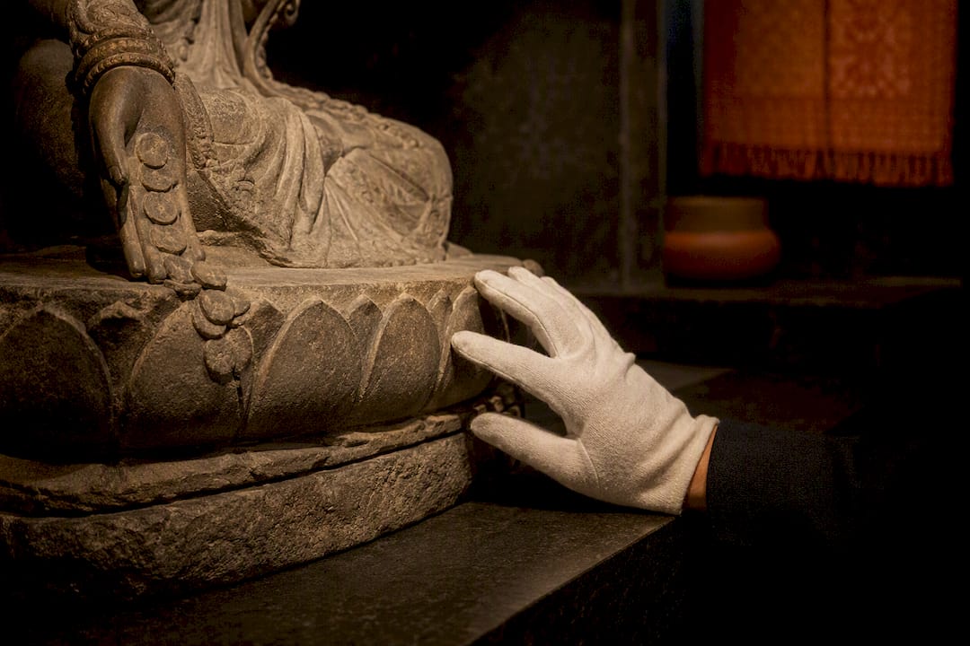 3 Signs to Read a Lakshmi Statue, Museum Evidence and Collector Steps