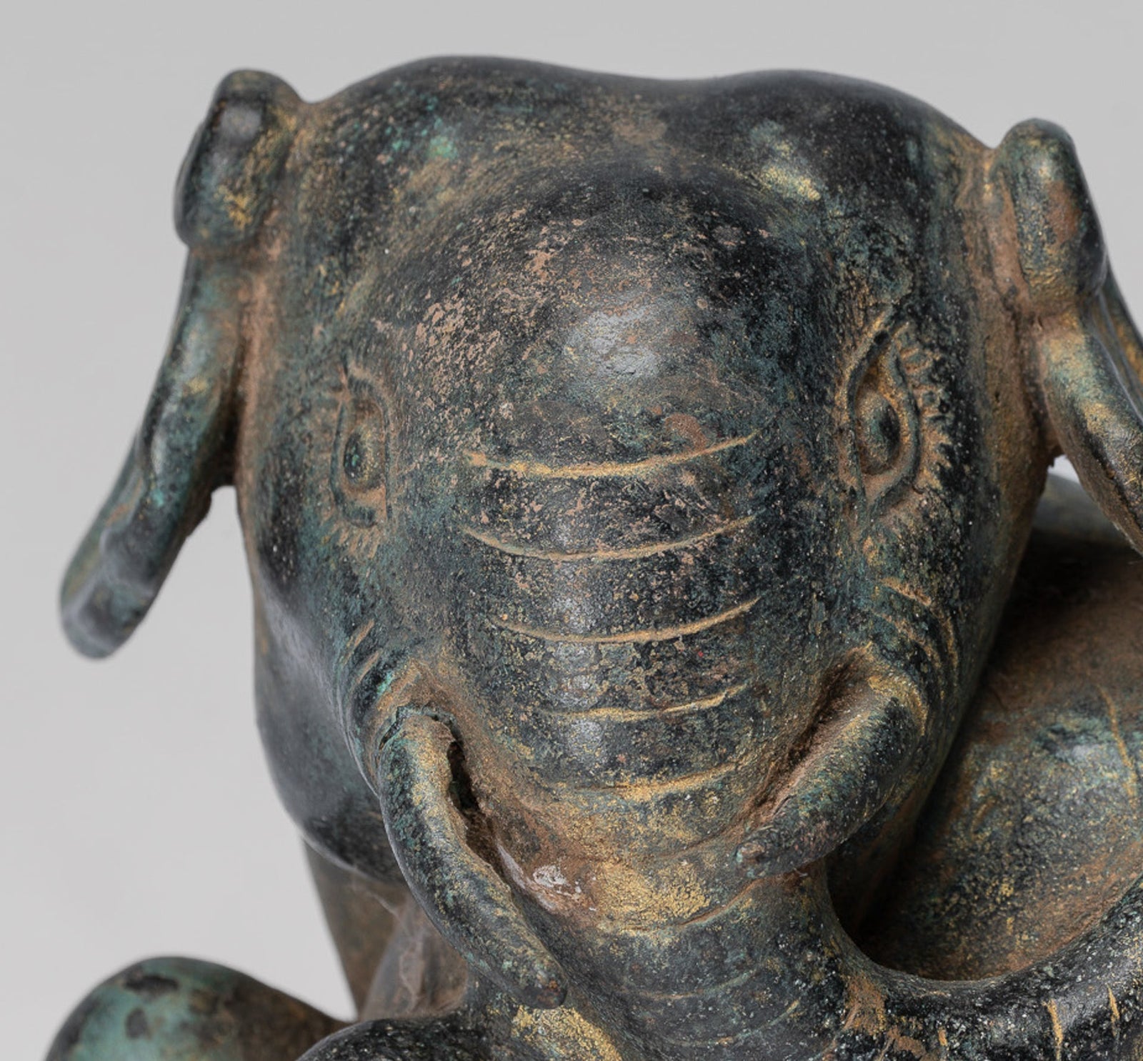 Antike Elefantenstatue aus Bronze im Khmer-Stil, 12 cm hoch