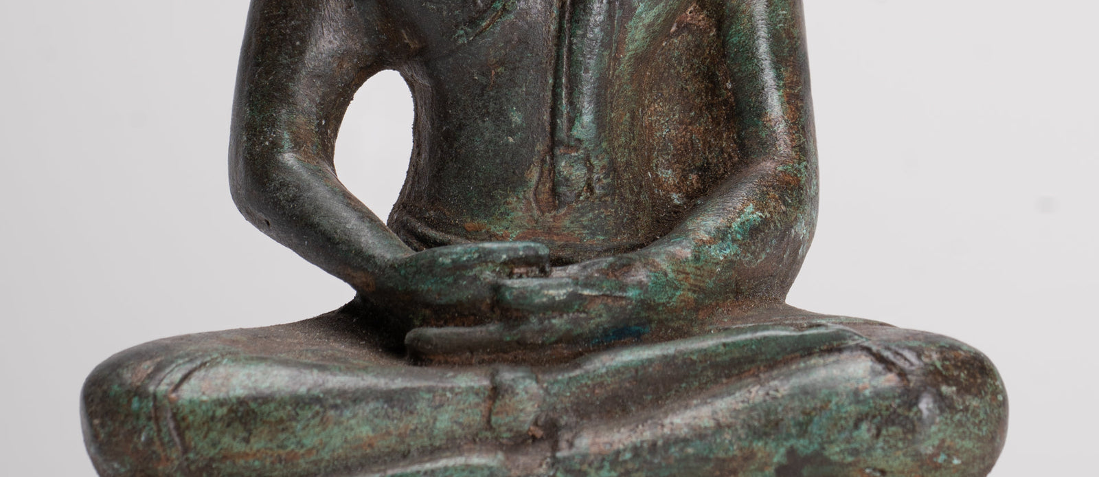 Sculpture de Bouddha – Statue de Bouddha de méditation Sukhothai assise en bronze de style thaïlandais antique – 15 cm