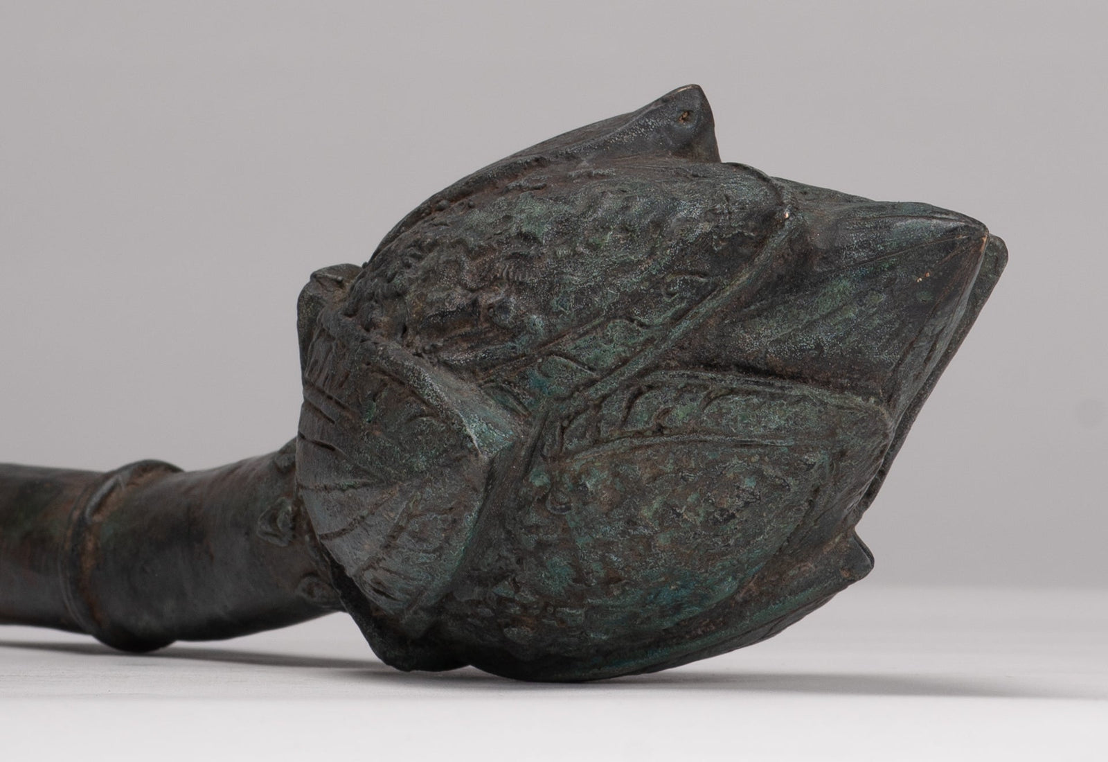 Bud di loto in bronzo in stile tailandese indipendente - 37 cm/15 "