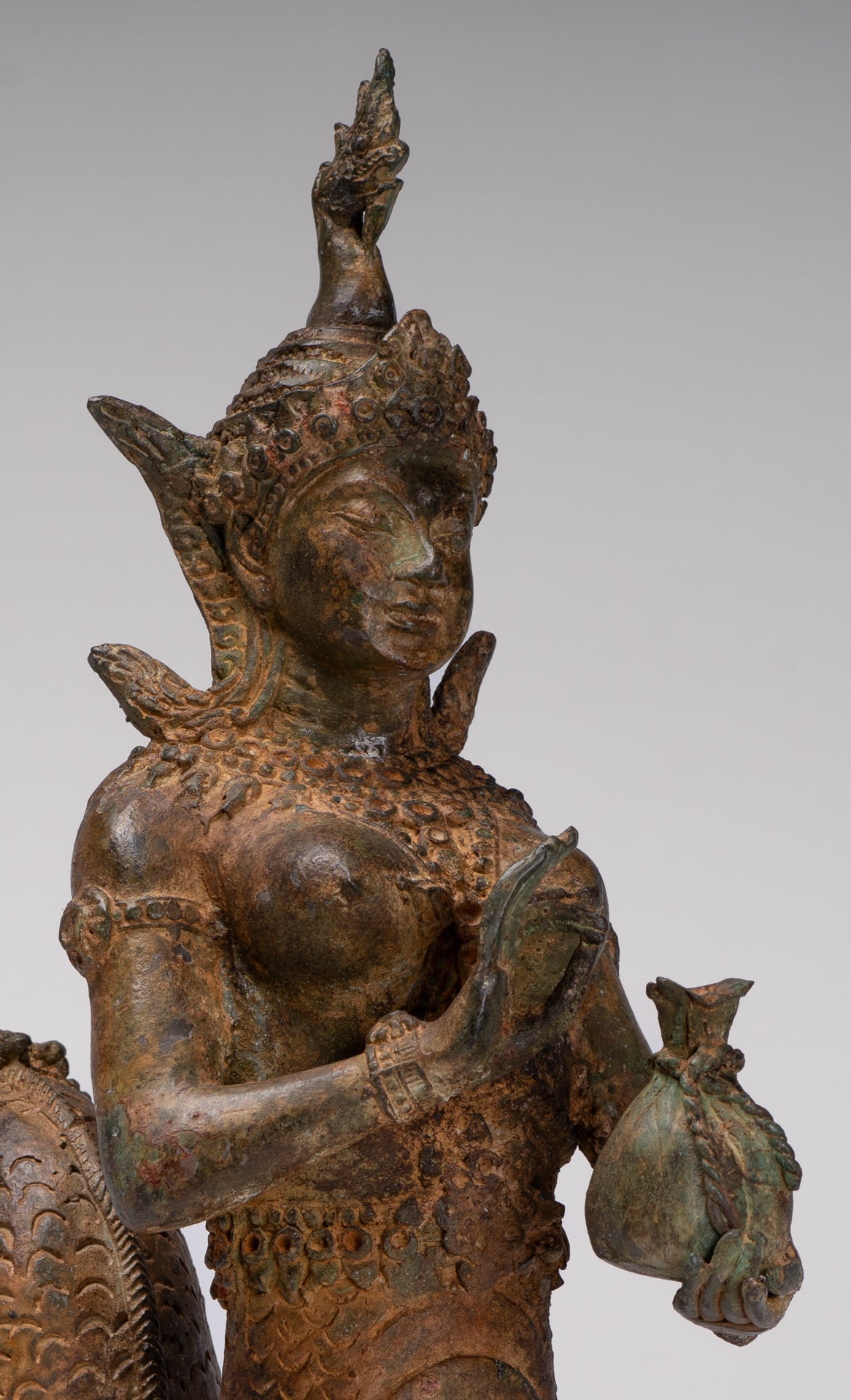 Statue de Naga – Divinité féminine en bronze de style thaïlandais antique avec statue de queue de Naga – 41 cm/16"
