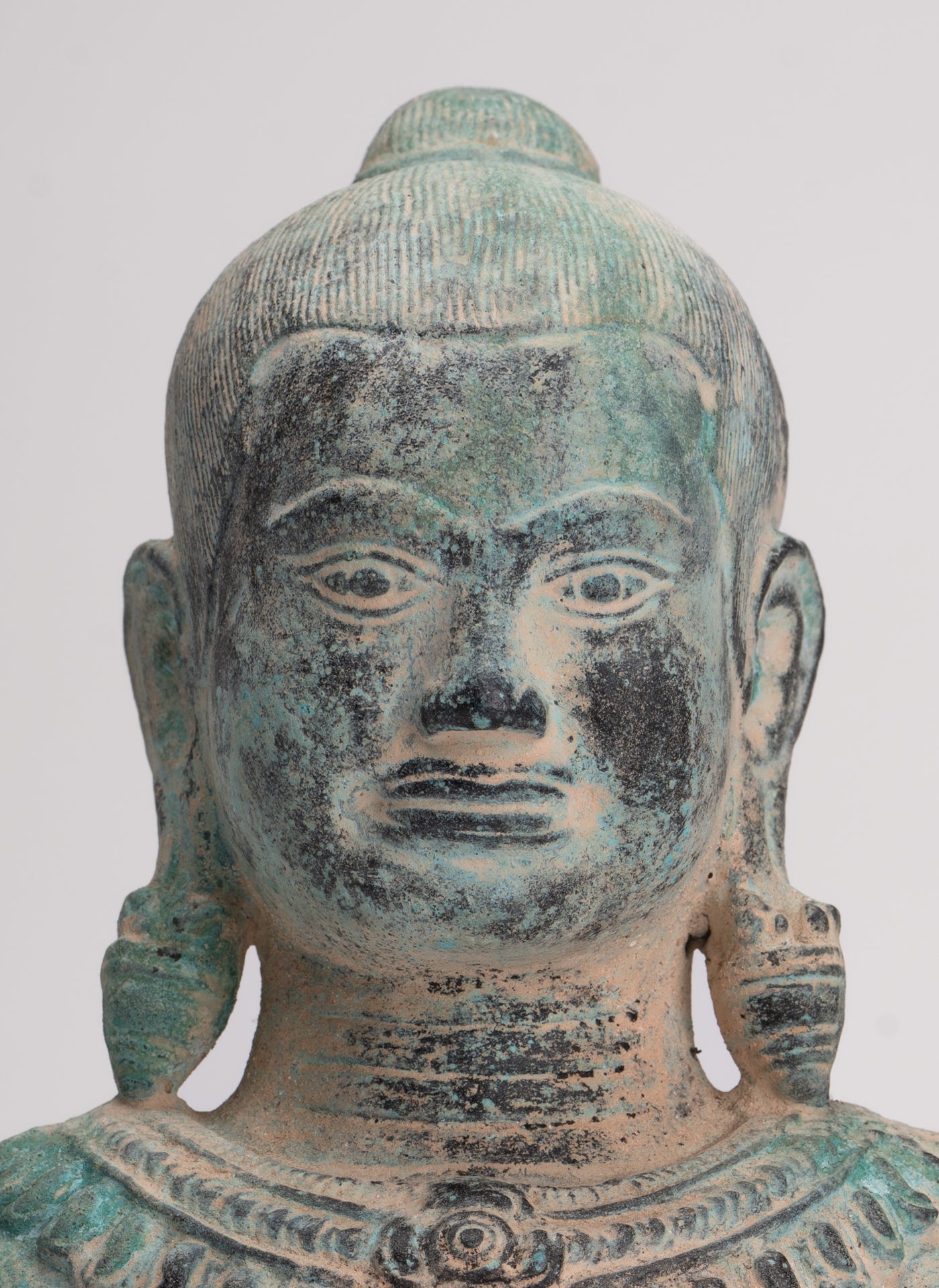 Statue antique de Jayavarman VII de méditation assise en bronze de style khmer - 19,5 cm/8"