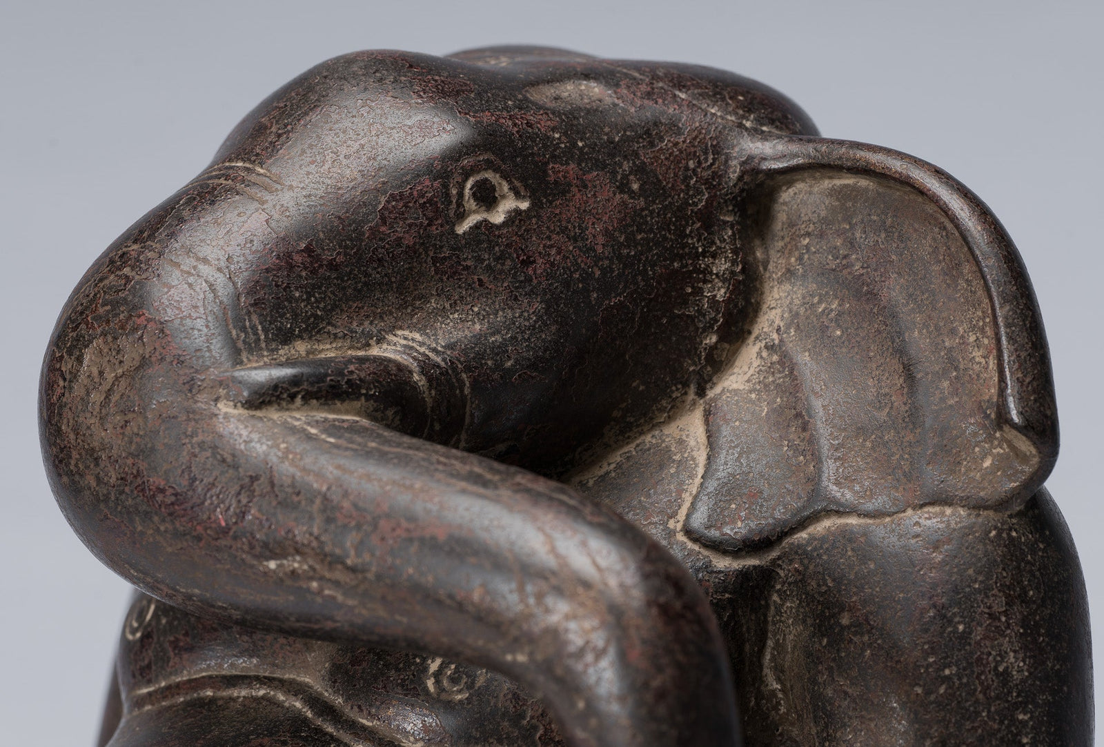 Statua di Ganesha in pietra seduta vietnamita in stile Cham antico - 31 cm/12"