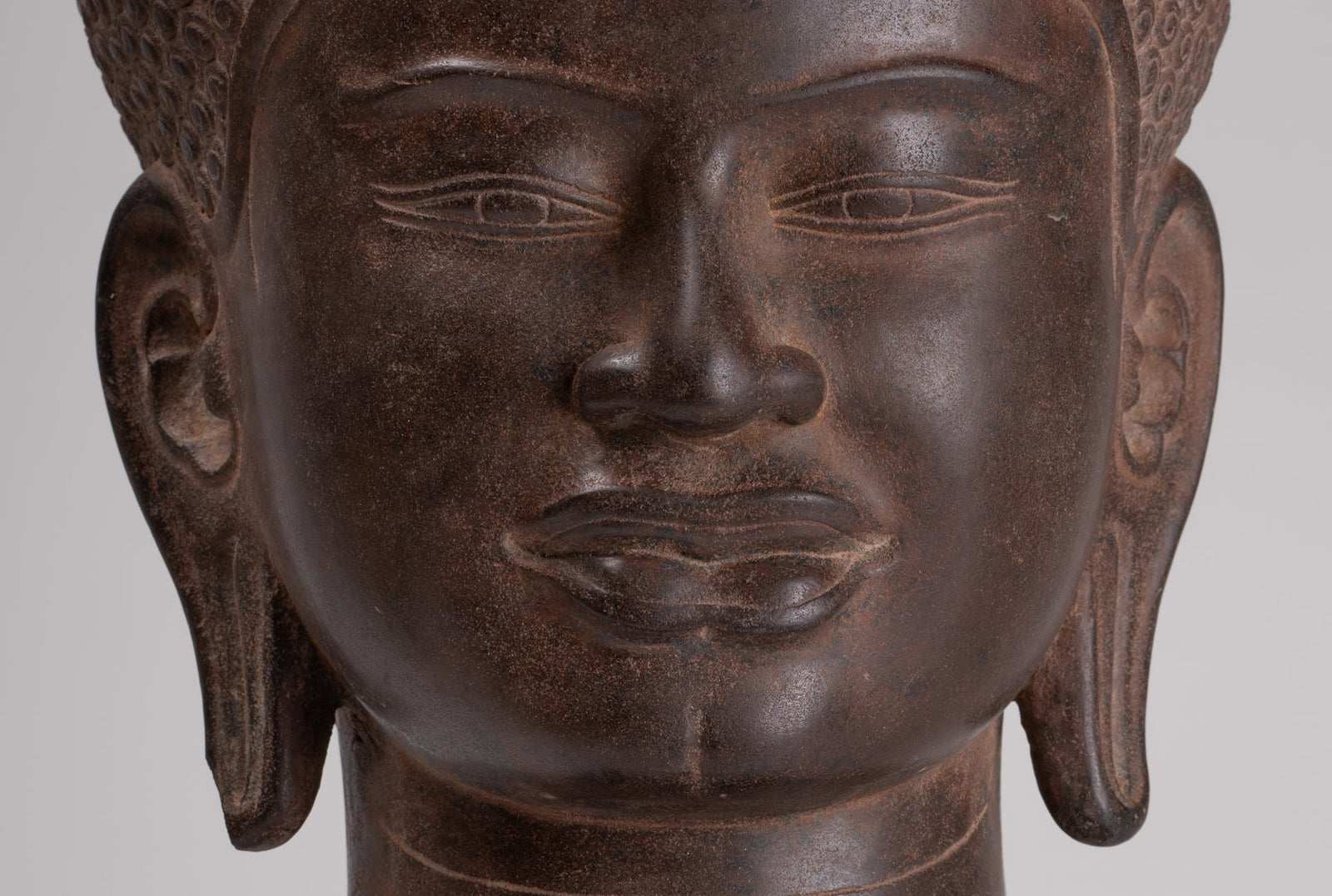 Buddha-Statue – Antiker Khmer-Buddha-Kopf aus Stein im Vor-Angkor-Stil – 55 cm hoch