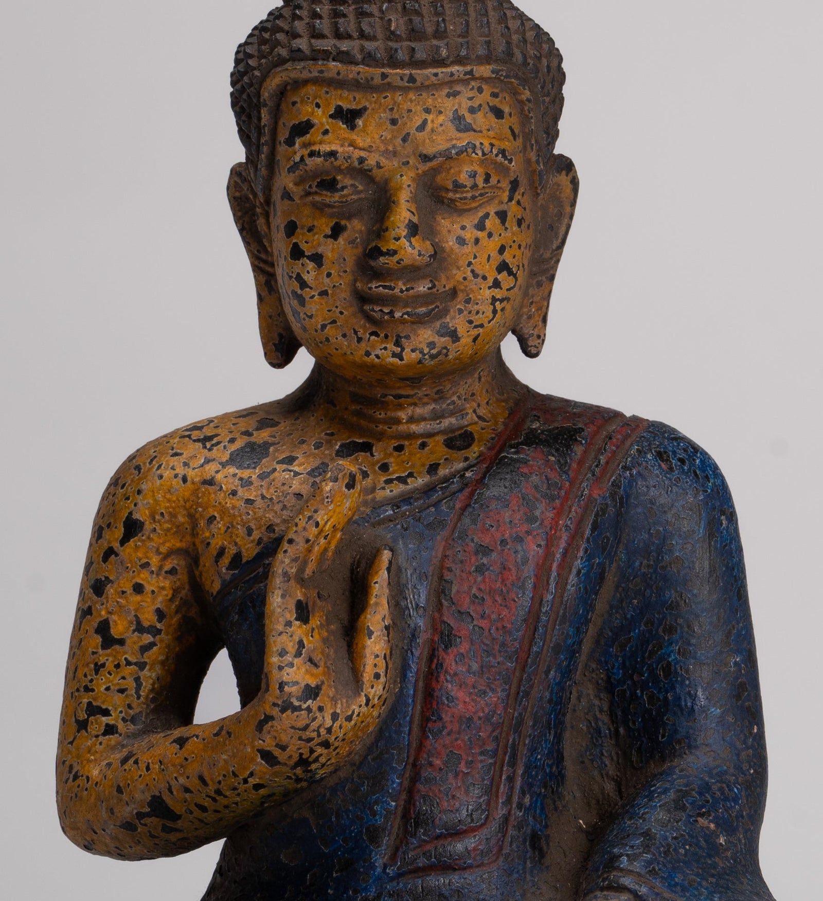 Buddha-Statue – antiker Khmer-Stil Kambodscha Sitzende Buddha-Statue aus Holz, die Mudra lehrt – 21 cm