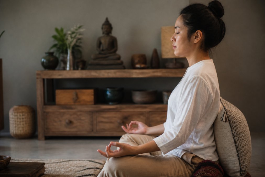 Benefits of Using Mudras in Daily Mindfulness