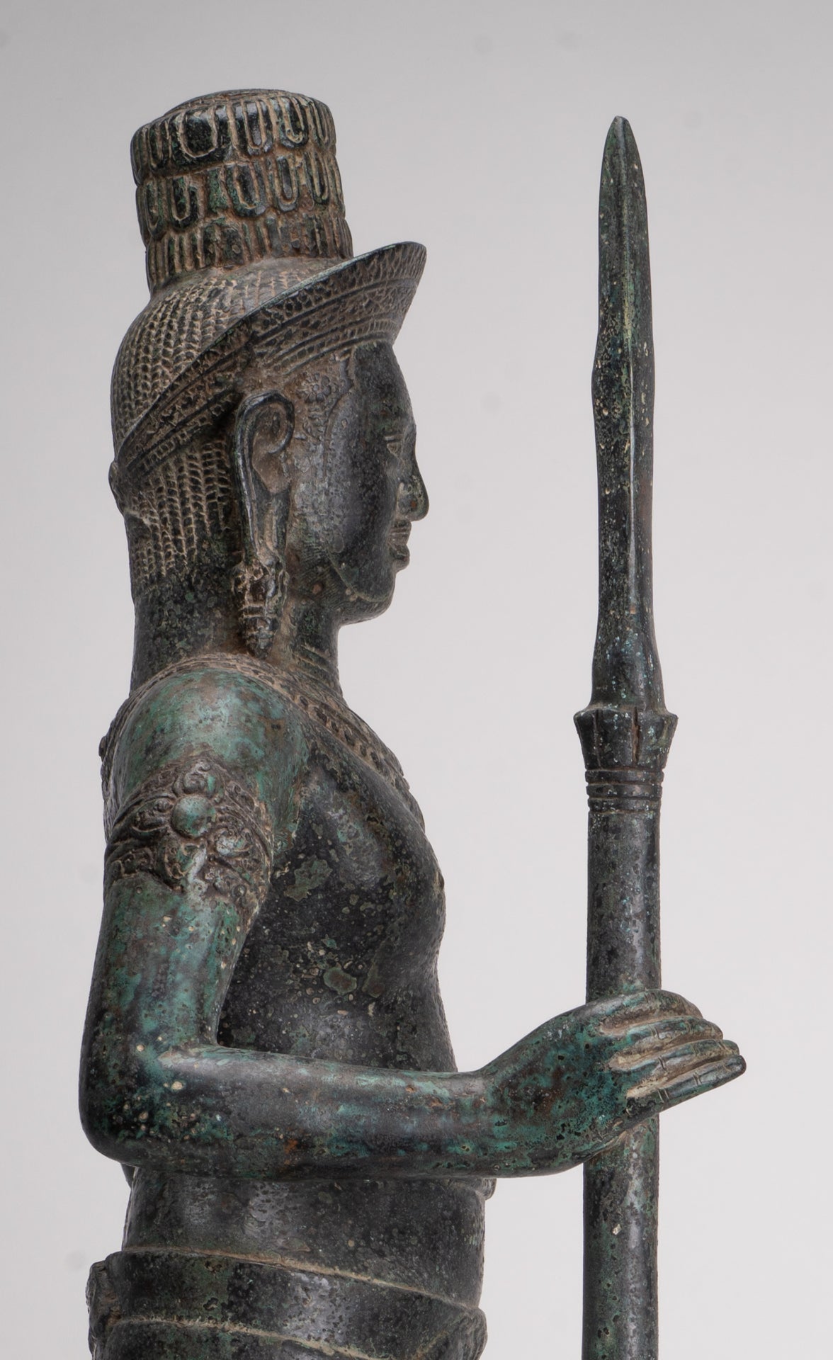 Stehender Shiva im antiken Khmer-Stil aus Bronze im Angkor Wat-Stil mit Speer – 91 cm.