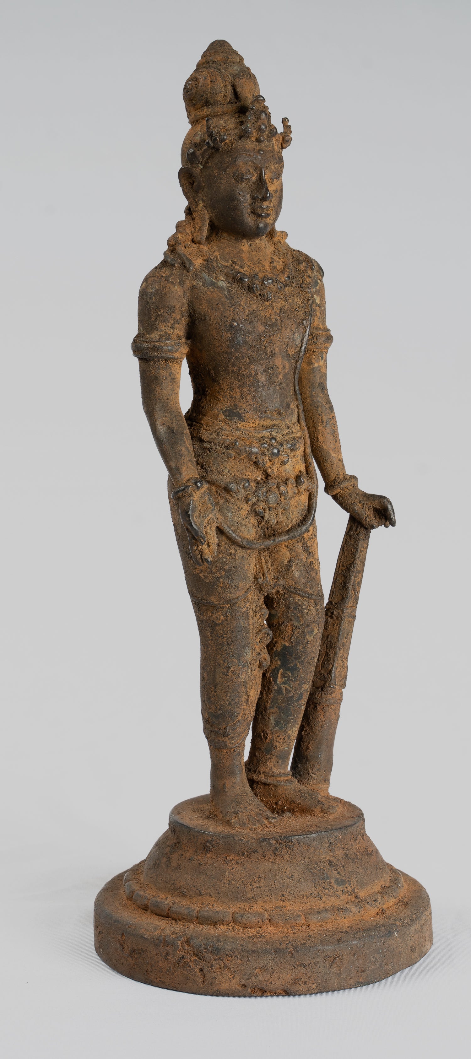 Vishnu - Statue antique de Vishnu debout en bronze de style Java Majapahit - 29 cm/11"