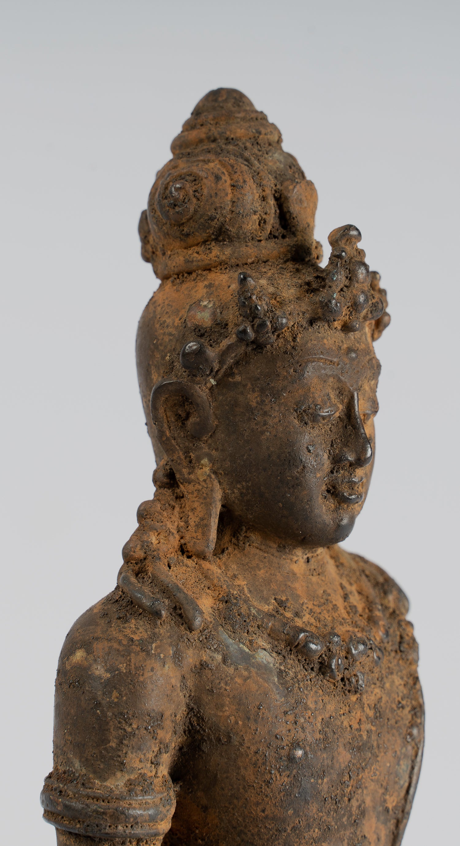 Vishnu - Statue antique de Vishnu debout en bronze de style Java Majapahit - 29 cm/11"