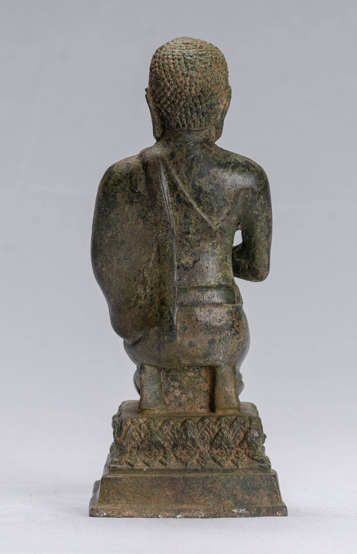 Estatua de Buda - Divoto de bronce de bronce de estilo tailandés de antigüedad